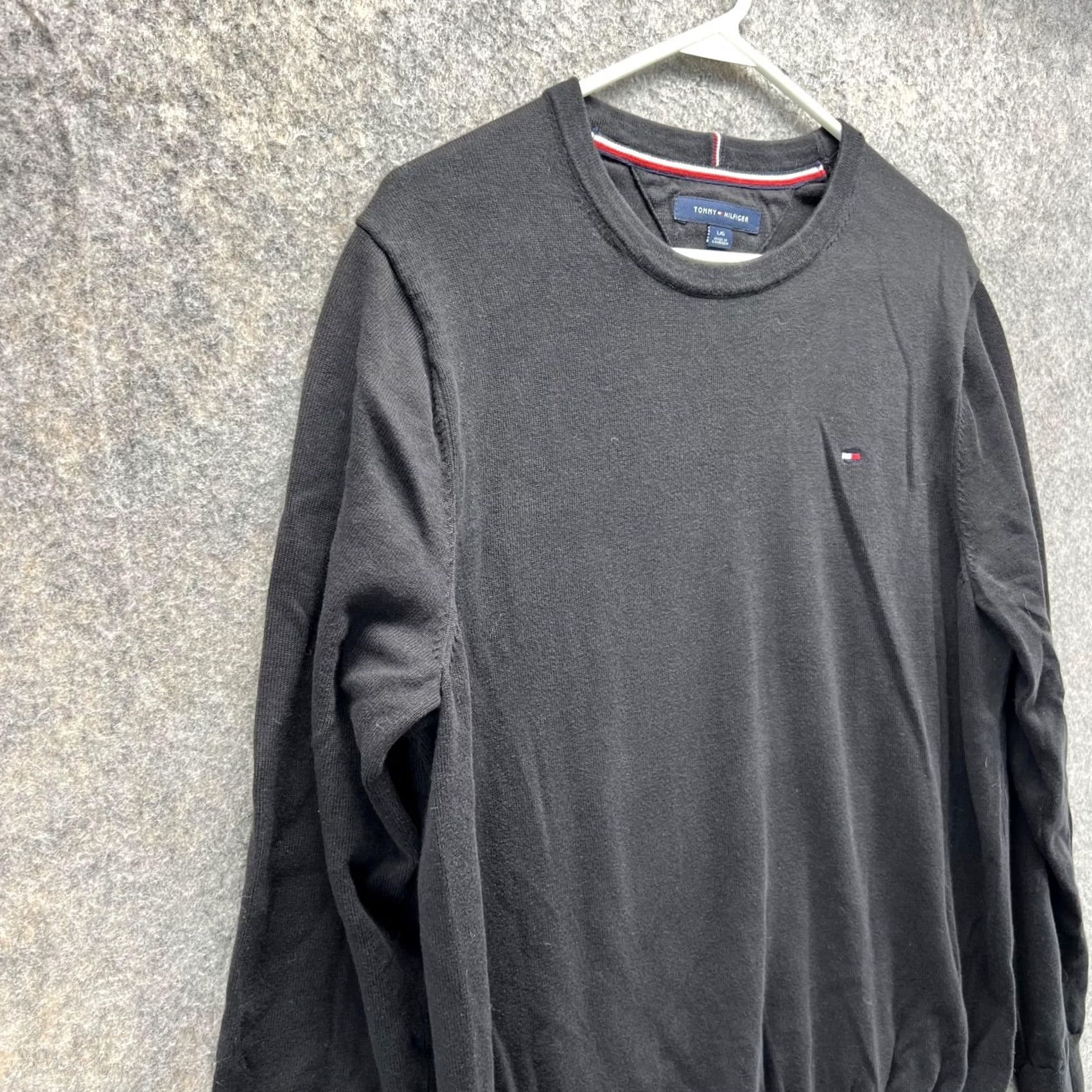 Tommy Hilfiger Tommy Hilfiger Sweater Men Large Adult Black Pullover Crewneck Sweatshirt, Regular Fit, Logo, All Seasons, Cotton, Fleece, Long Sleeve, Button Front Size US L / EU 52-54 / 3 - 4 Thumbnail