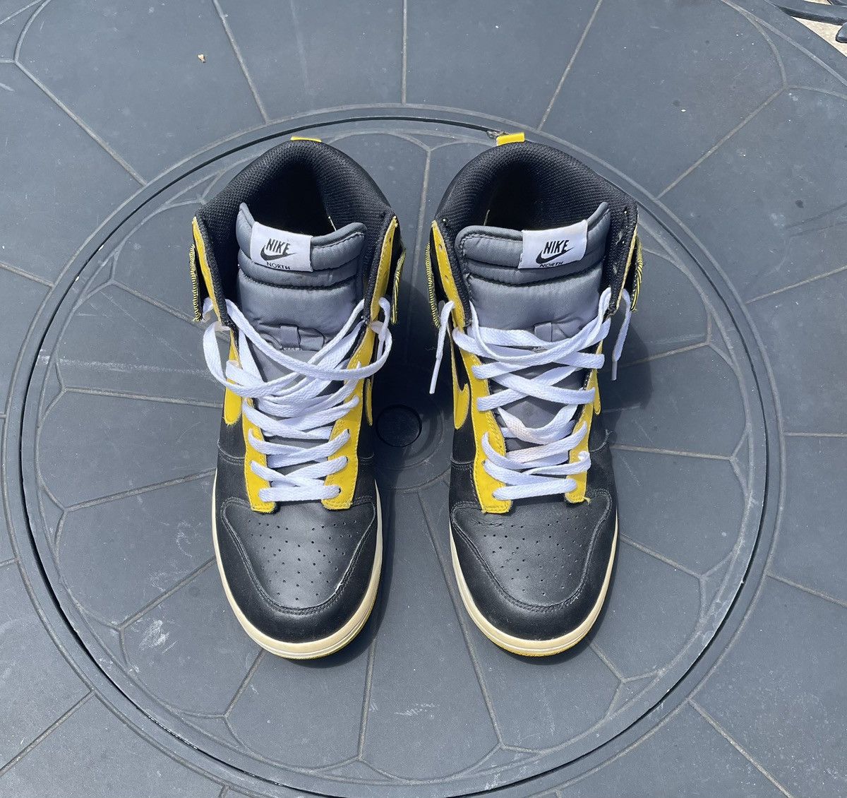 Nike × Vintage Nike Dunk High Black & Yellow Size US 11 / EU 44 - 2 Thumbnail