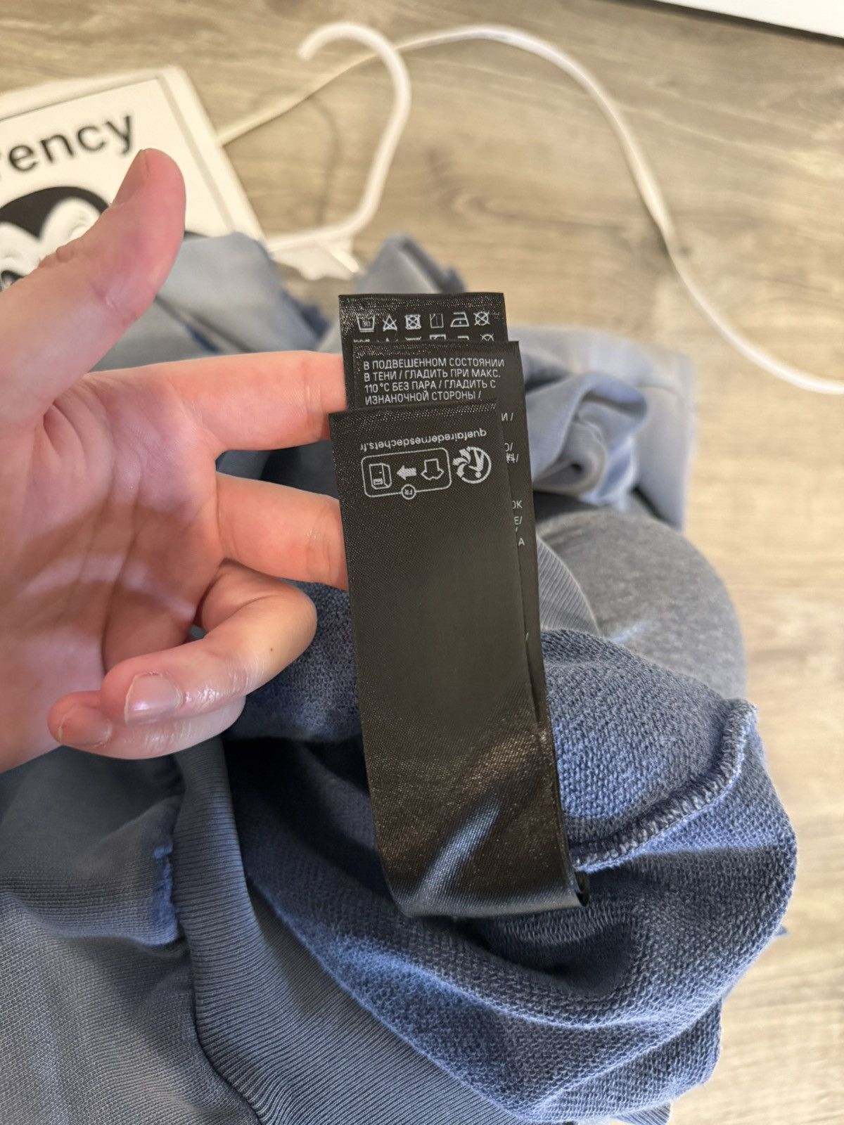 Balenciaga Balenciaga 23FW “Be Kind” Hoodie S Size US S / EU 44-46 / 1 - 17 Thumbnail