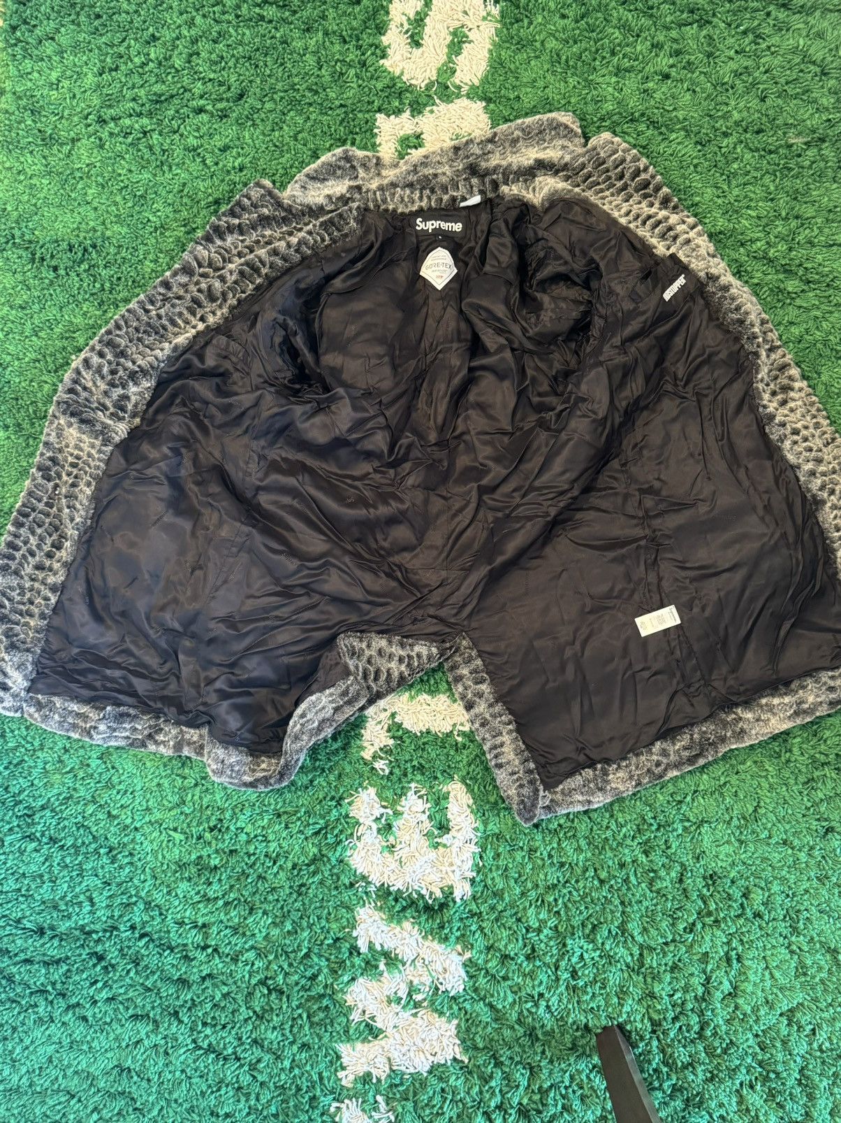 Supreme Supreme croc faux fur overcoat Size US S / EU 44-46 / 1 - 2 Thumbnail