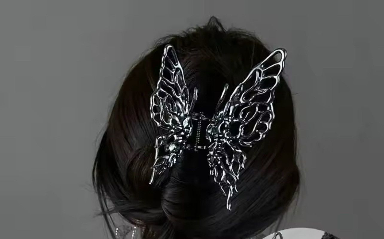 Japanese Brand × Jewelry Butterfly Hair Clip Bright Silver Size ONE SIZE - 1 Thumbnail
