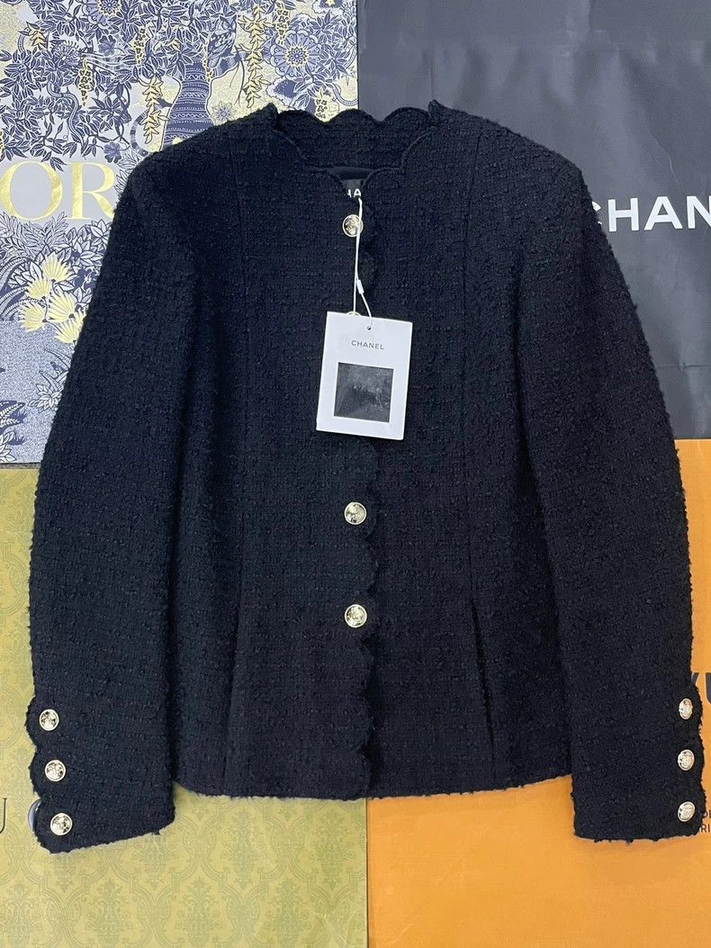 Chanel Chanel Equestrian series wavy black gold buckle jacket Size XS / US 0-2 / IT 36-38 - 1 Thumbnail