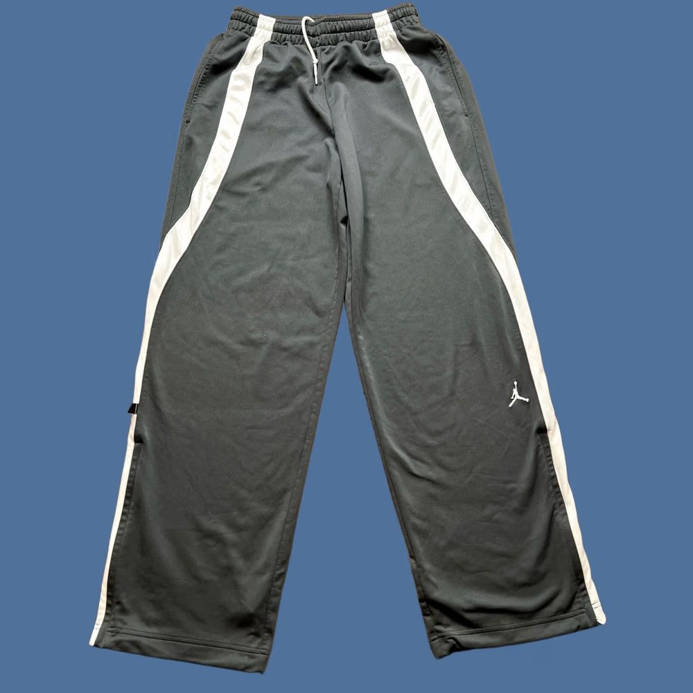 Nike VINTAGE Nike Air Jordan Men’s Baggy Warm Up Sweatpants Gray Striped - Medium Size US 31 - 1 Thumbnail