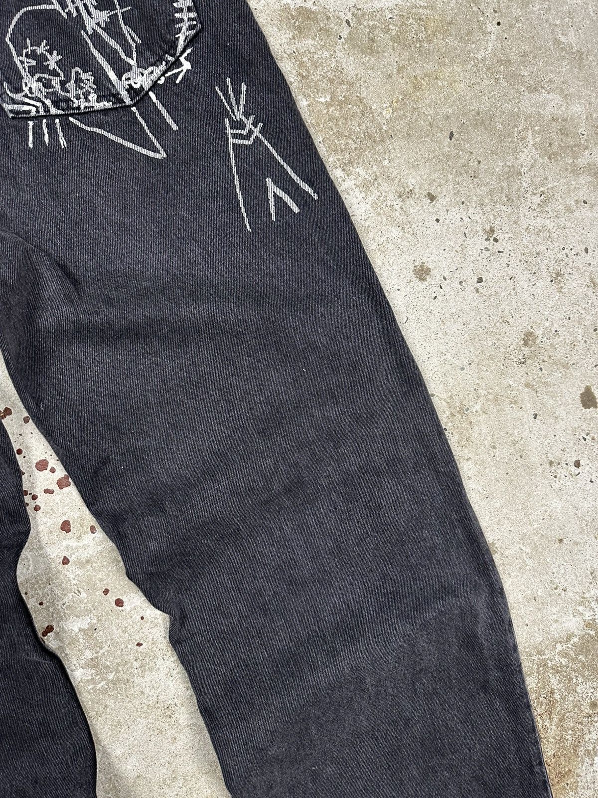H&M × Jean-Michel Basquiat × Who Decides War H&M x Jean-Michel Basquiat Baggy Denim Pants Jeans Print Size US 36 / EU 52 - 13 Thumbnail