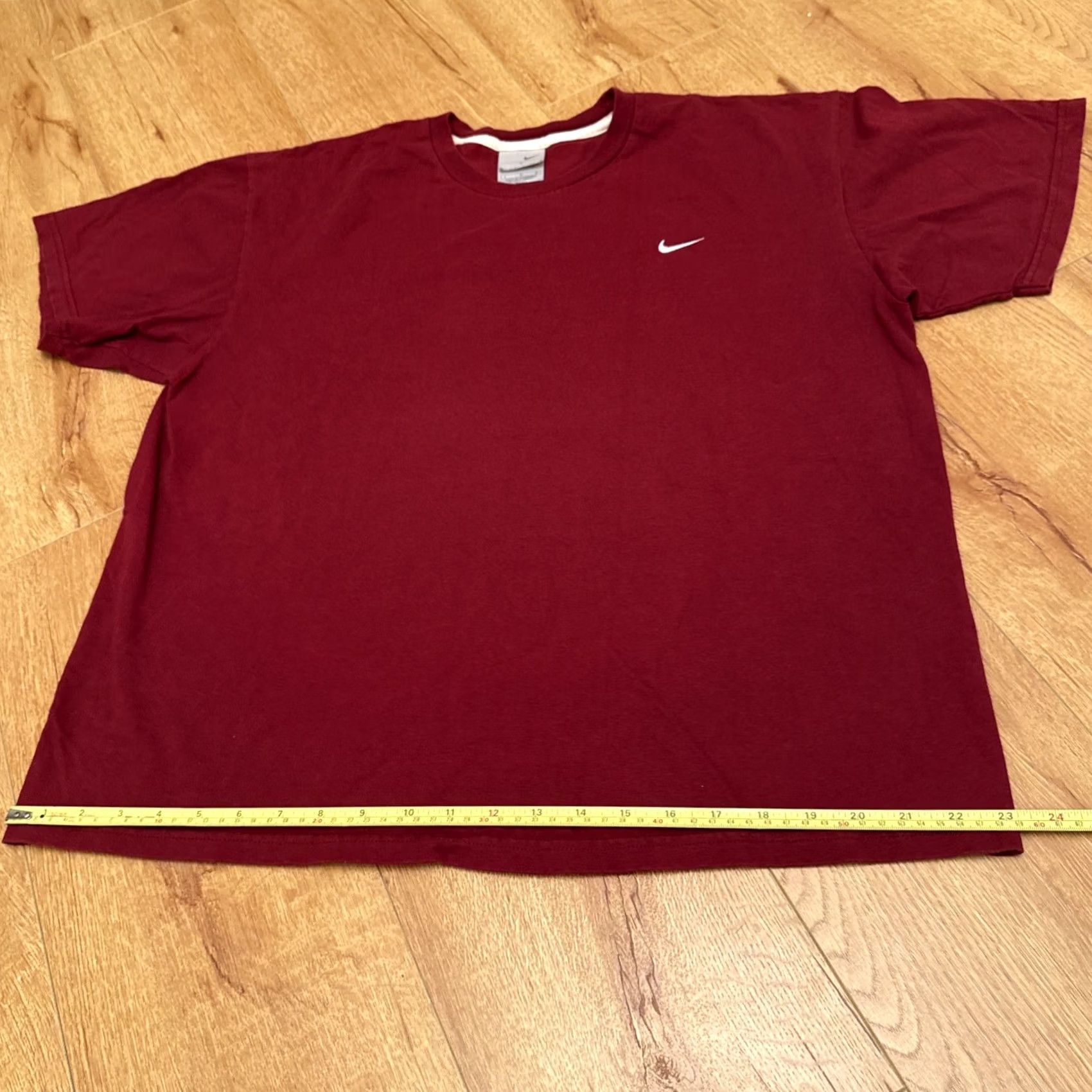 Nike VINTAGE Nike Shirt Adult L Red White Check Swoosh Sport Cotton Active Athletic Mens 90s Sports Batman Angel Short Sleeve Cotton T-Shirt Size US L / EU 52-54 / 3 - 6 Thumbnail