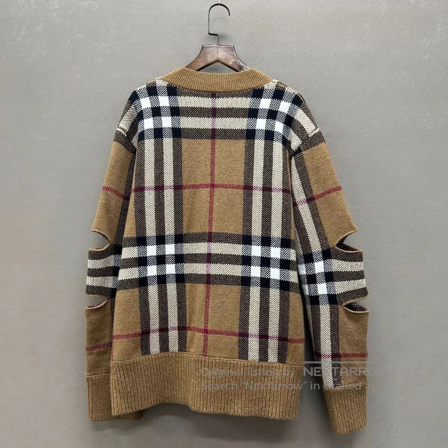 Burberry Beige Plaid V-Neck Button Cardigan XS. Size US XS / EU 42 / 0 - 2 Thumbnail