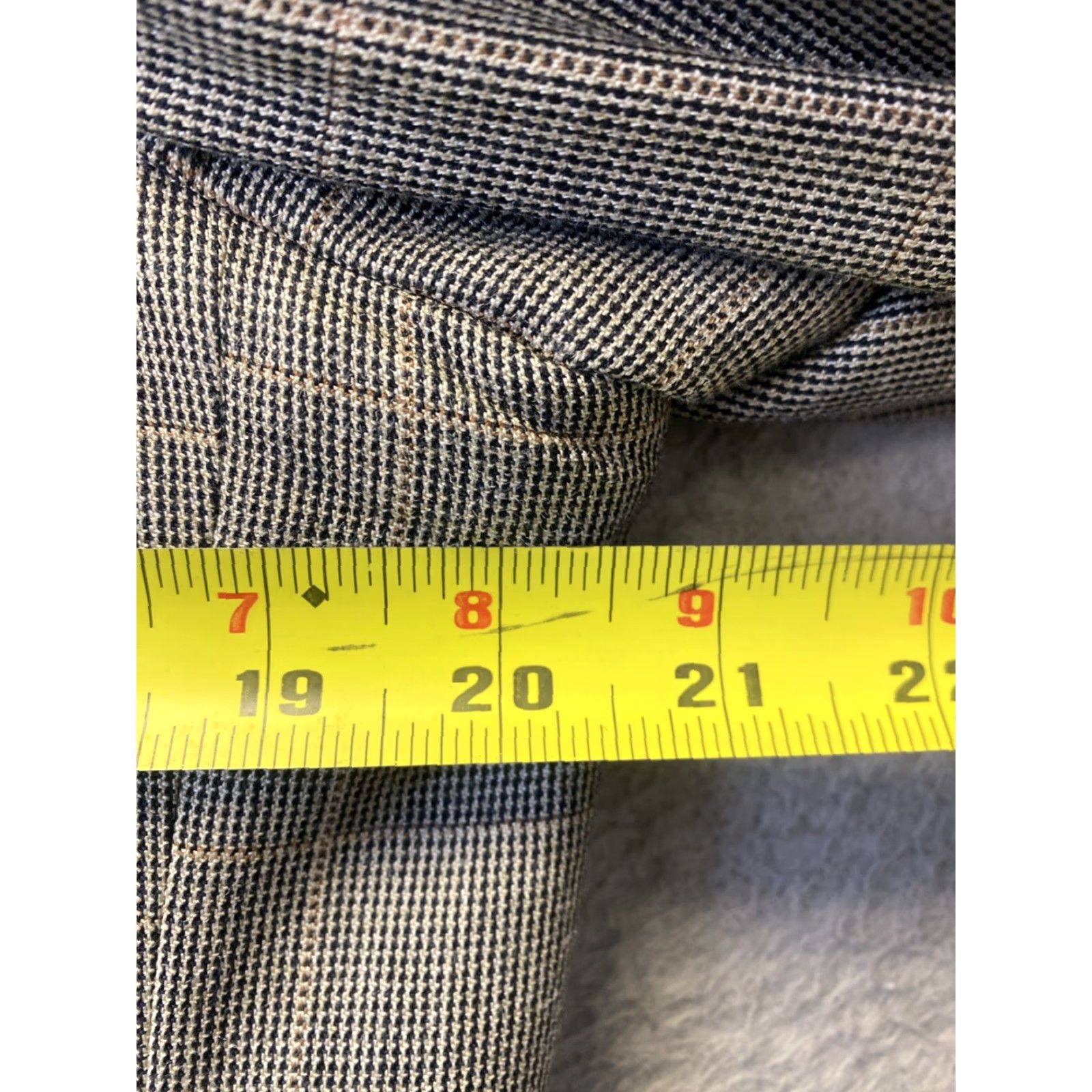 Jos. A. Bank Jos. A. Bank Suit Jacket Coat Mens 41R Tailored Fit Plaid Gray Two Button Notch Lapel Short Wool Dry Clean Only Size 42R - 5 Thumbnail