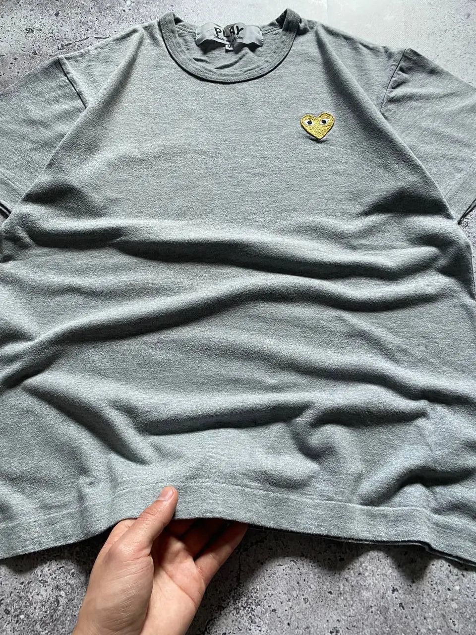 Comme des Garcons PLAY COMME DES GARCONS CDG PLAY GOLD HEART LOGO T SHIRT Size US S / EU 44-46 / 1 - 4 Thumbnail