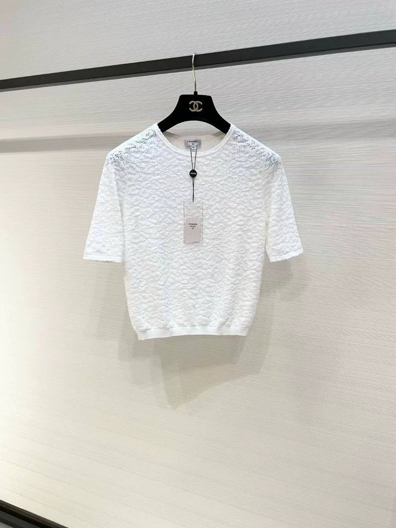 Chanel Chanel Embossed logo short sleeves Size XXS / US 00 / IT 34 - 1 Thumbnail