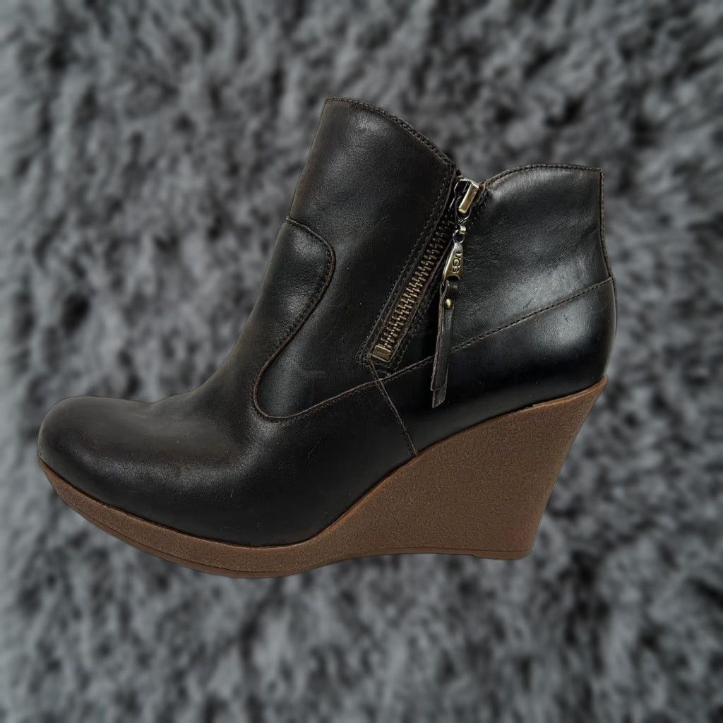 Ugg UGG Meredith Lodge Leather Ankle Boots 9.5 Dark Brown Wedge Zipper Women's Bootie Size US 10 / IT 40 - 1 Thumbnail
