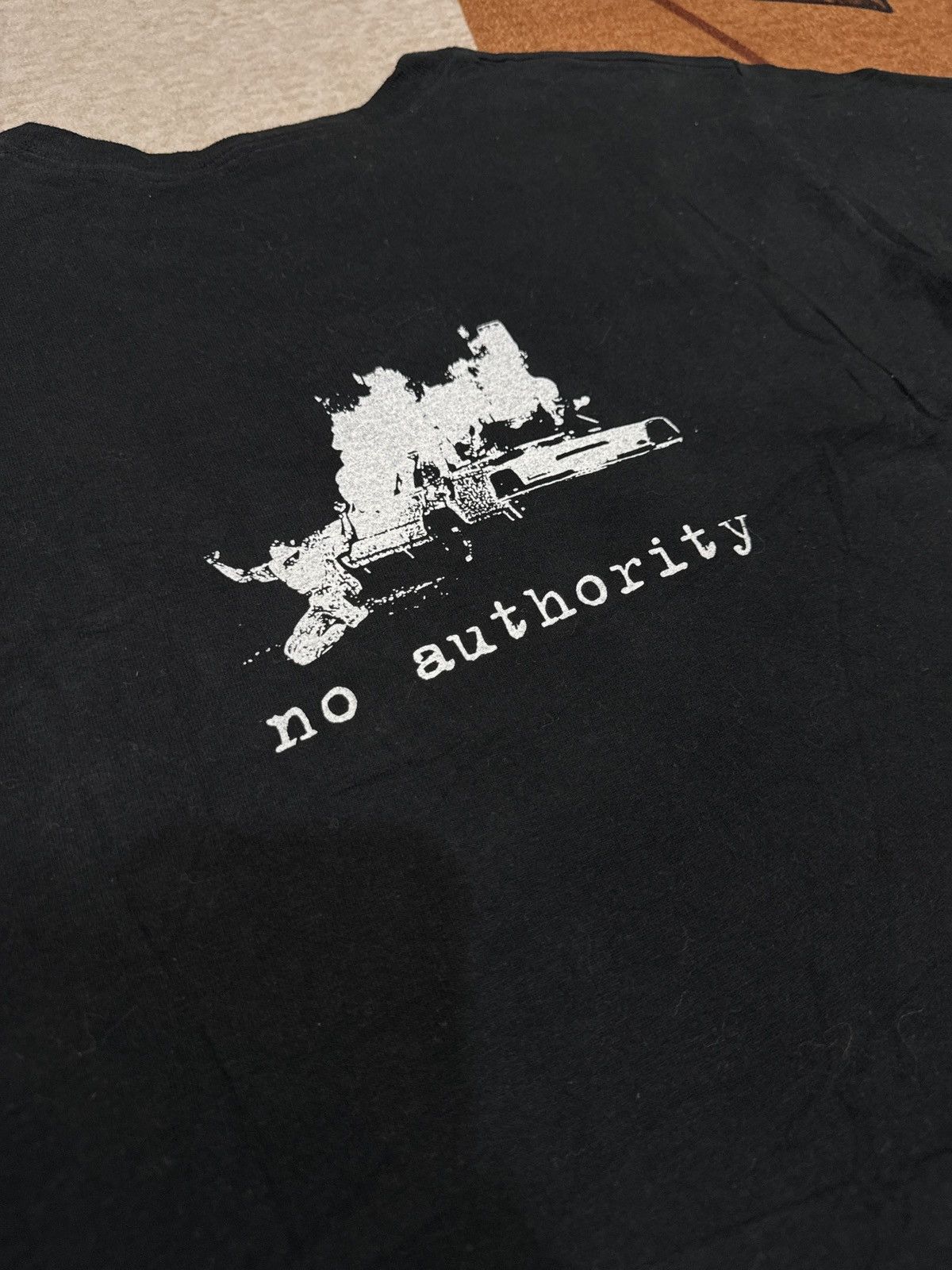 Vintage FACE TO FACE - NO AUTHORITY 1992 TOUR SHIRT Size US M / EU 48-50 / 2 - 9 Thumbnail