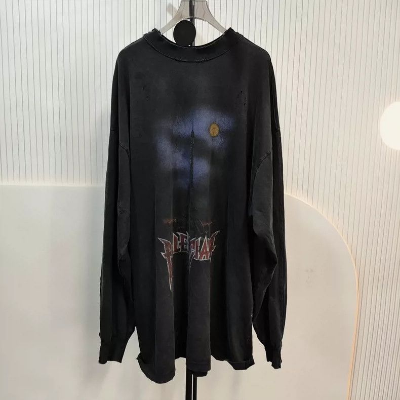 Balenciaga Balenciaga Cotton printing long T Size US L / EU 52-54 / 3 - 1 Thumbnail