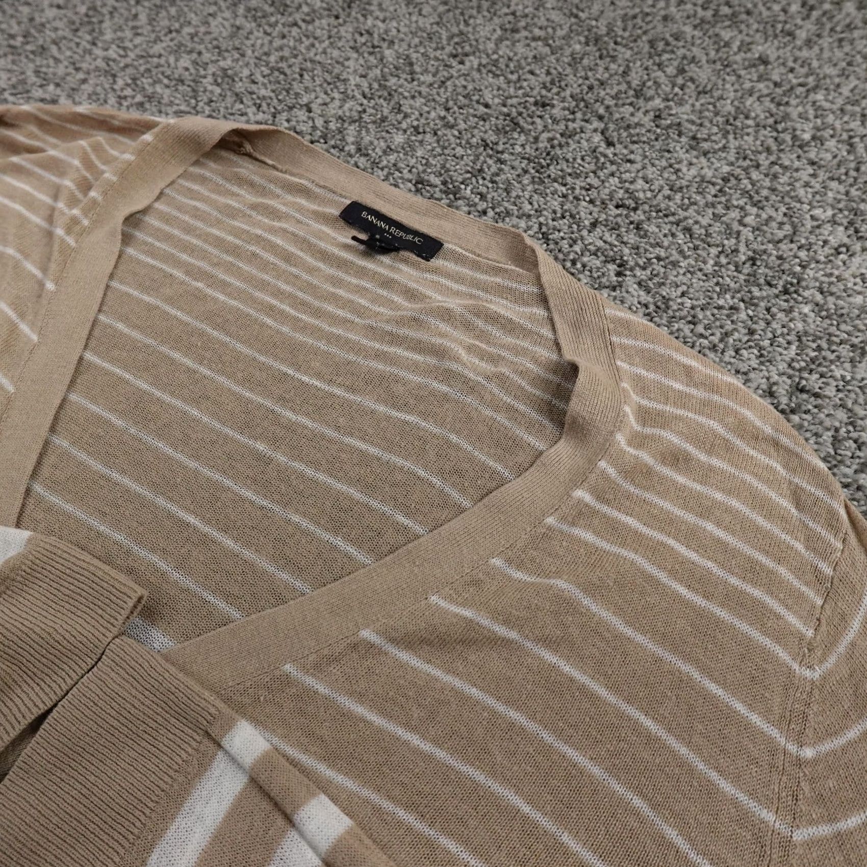 Banana Republic Banana Republic Cardigan Sweater Womens L Beige White Stripe Linen Lightweight V-Neck Long Sleeve Pockets Knit Size L / US 10 / IT 46 - 2 Thumbnail
