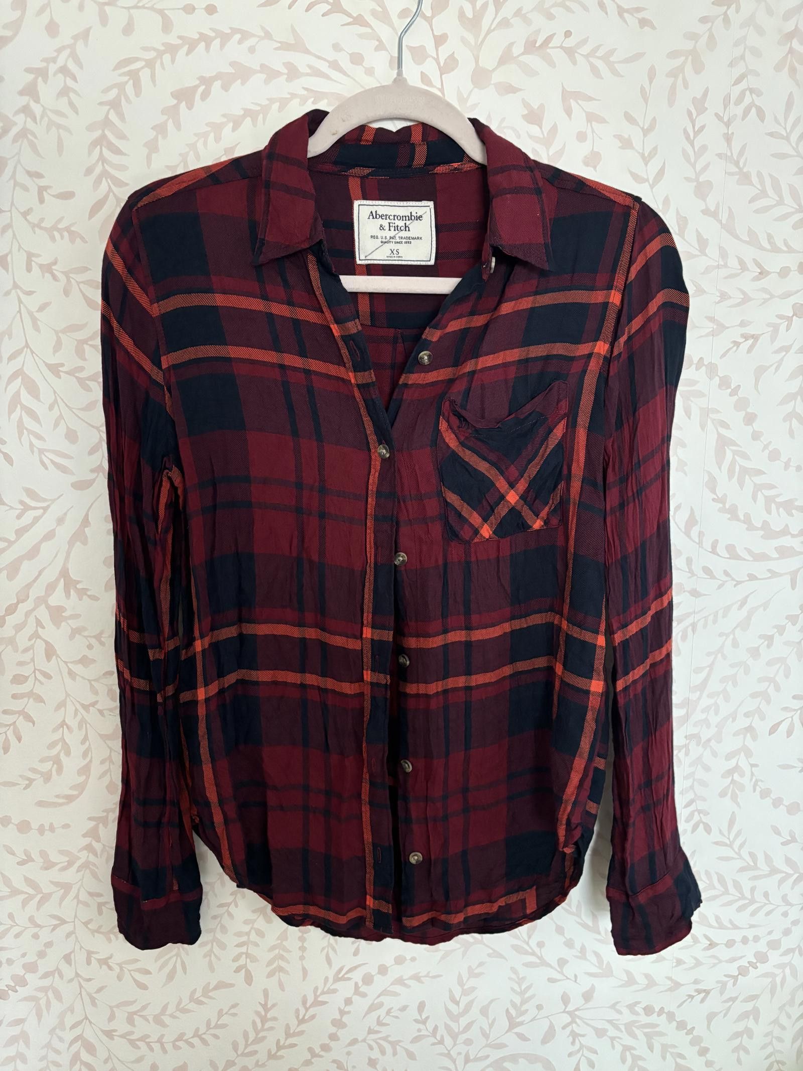 Abercrombie & Fitch EUC Abercrombie & Fitch Women's Plaid Button-Up Shirt XS Size XS / US 0-2 / IT 36-38 - 1 Thumbnail