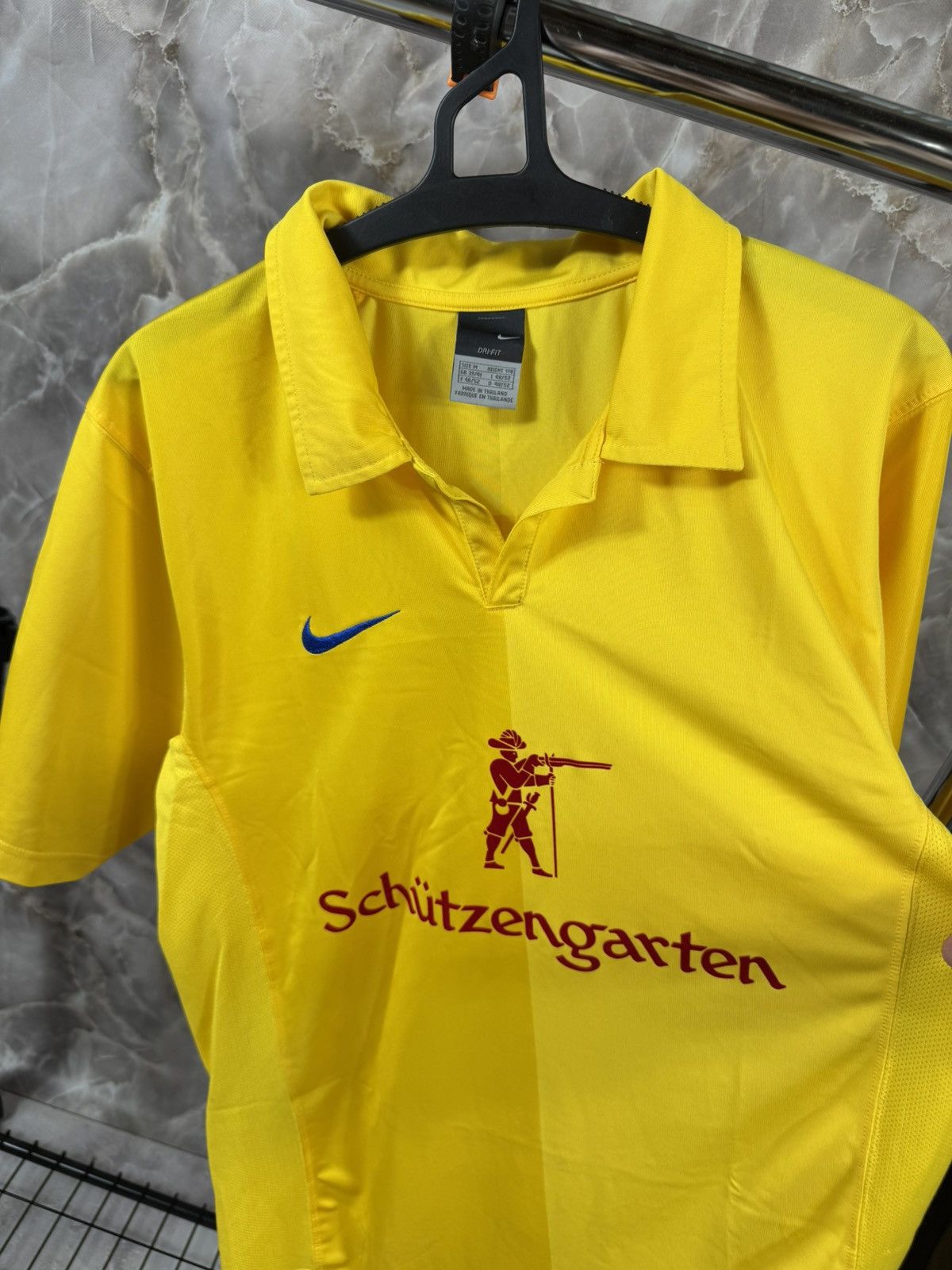 Vintage Nike Zurich Schutzengarten Beer Soccer Jersey Size US M / EU 48-50 / 2 - 2 Thumbnail