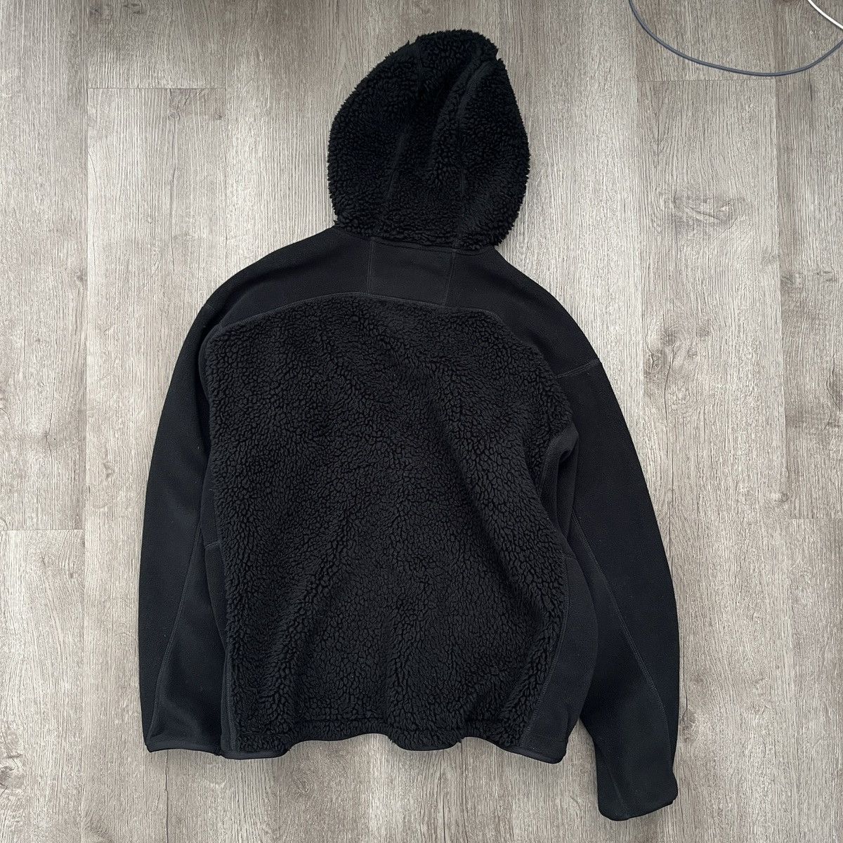 Uniqlo Uniqlo White Mountaineering Fleece Hoodie Size US S / EU 44-46 / 1 - 2 Thumbnail