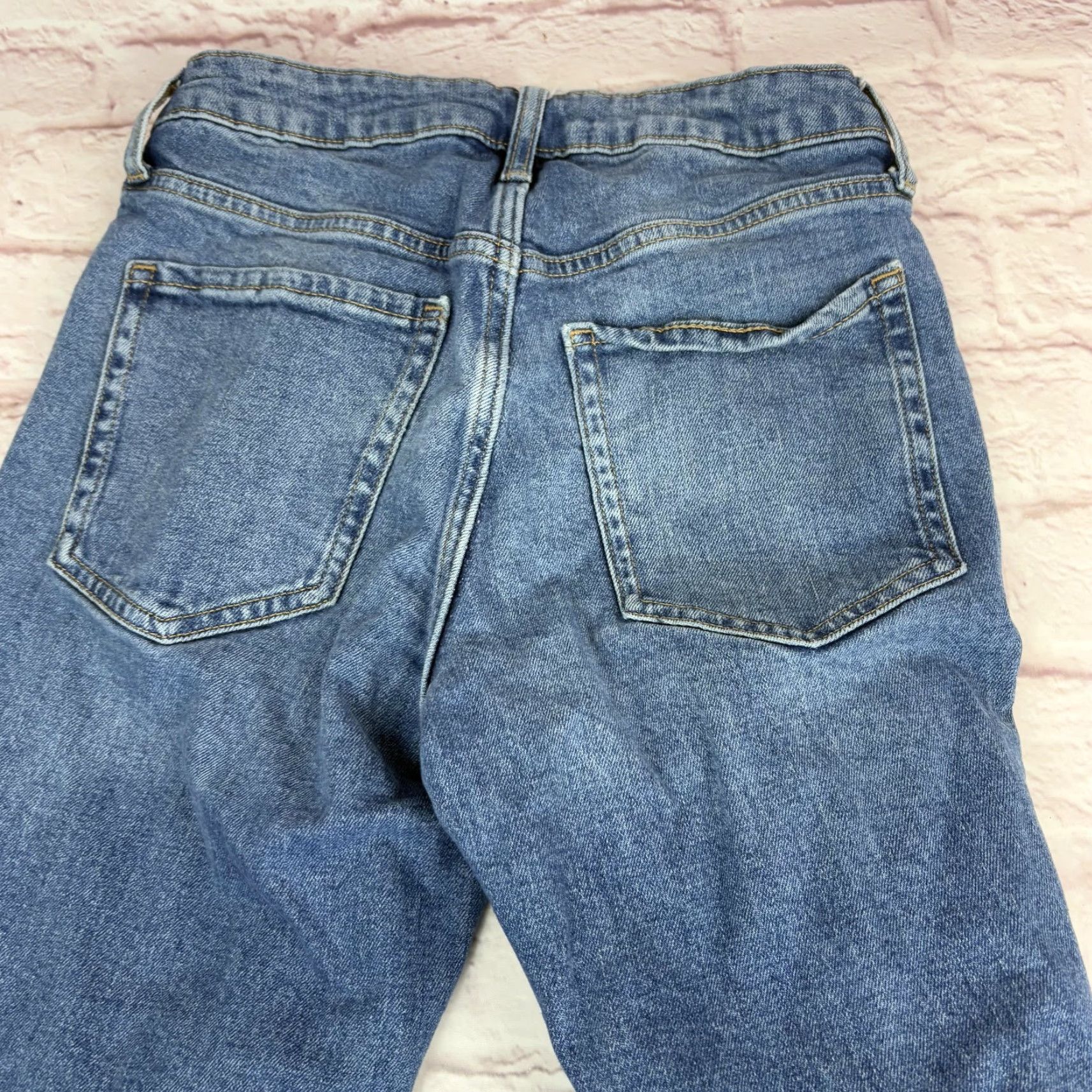 Old Navy Old Navy Jeans Womens 4 Straight Distressed Blue Medium Wash Denim 27x26 Secret Slim Pockets Mid Rise 8.5-10.5in Zip Fly Womens Size 27" / US 4 / IT 40 - 6 Thumbnail