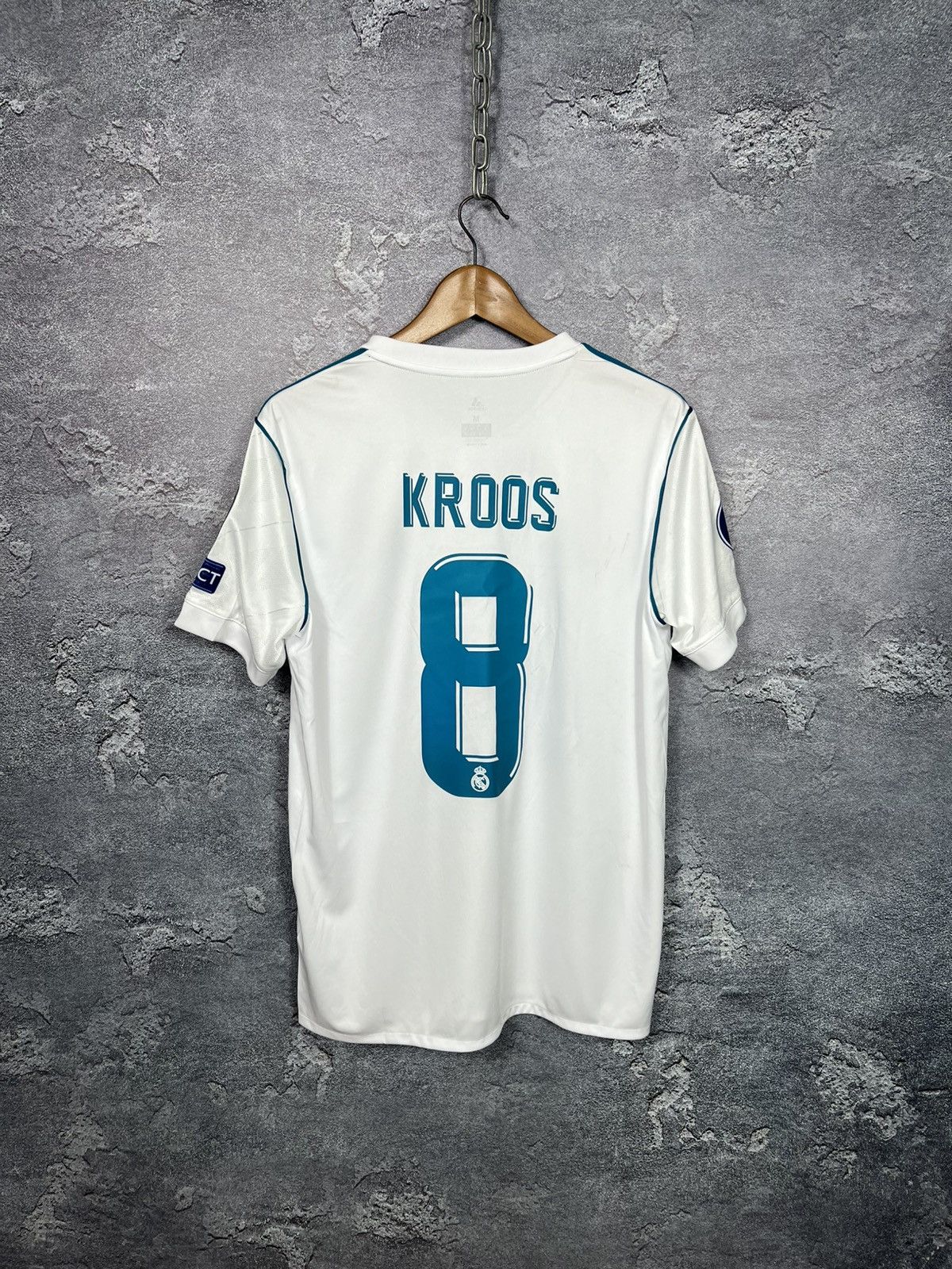 Adidas Adidas #8 Toni Kross Real Madrid Final Kiev 2018 Jersey Size US M / EU 48-50 / 2 - 4 Thumbnail