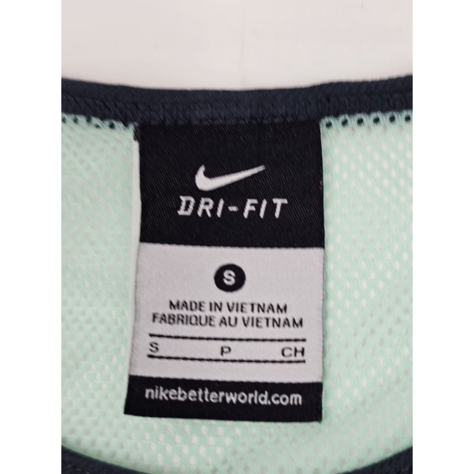 Nike Nike Dri-FIT Long Sleeve Shirt Women S Lightweight EUC Green 677311 Running Pullover Slim Fit Techwear Size S / US 4 / IT 40 - 5 Thumbnail