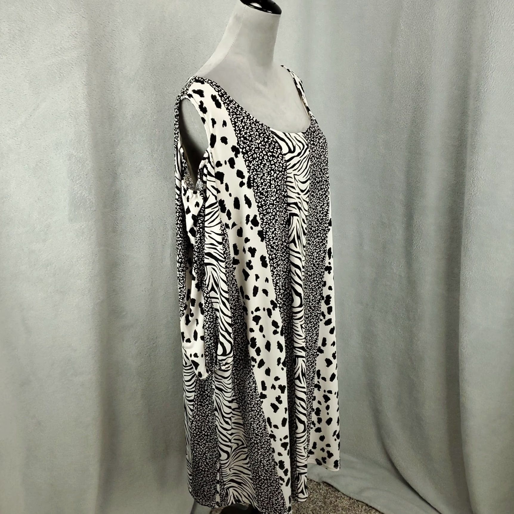 Vintage Womens Animal Print Dress Size 26W 28W Black White Mixed Pattern Cold Shoulder Size 4XL / US 24-26 - 7 Thumbnail