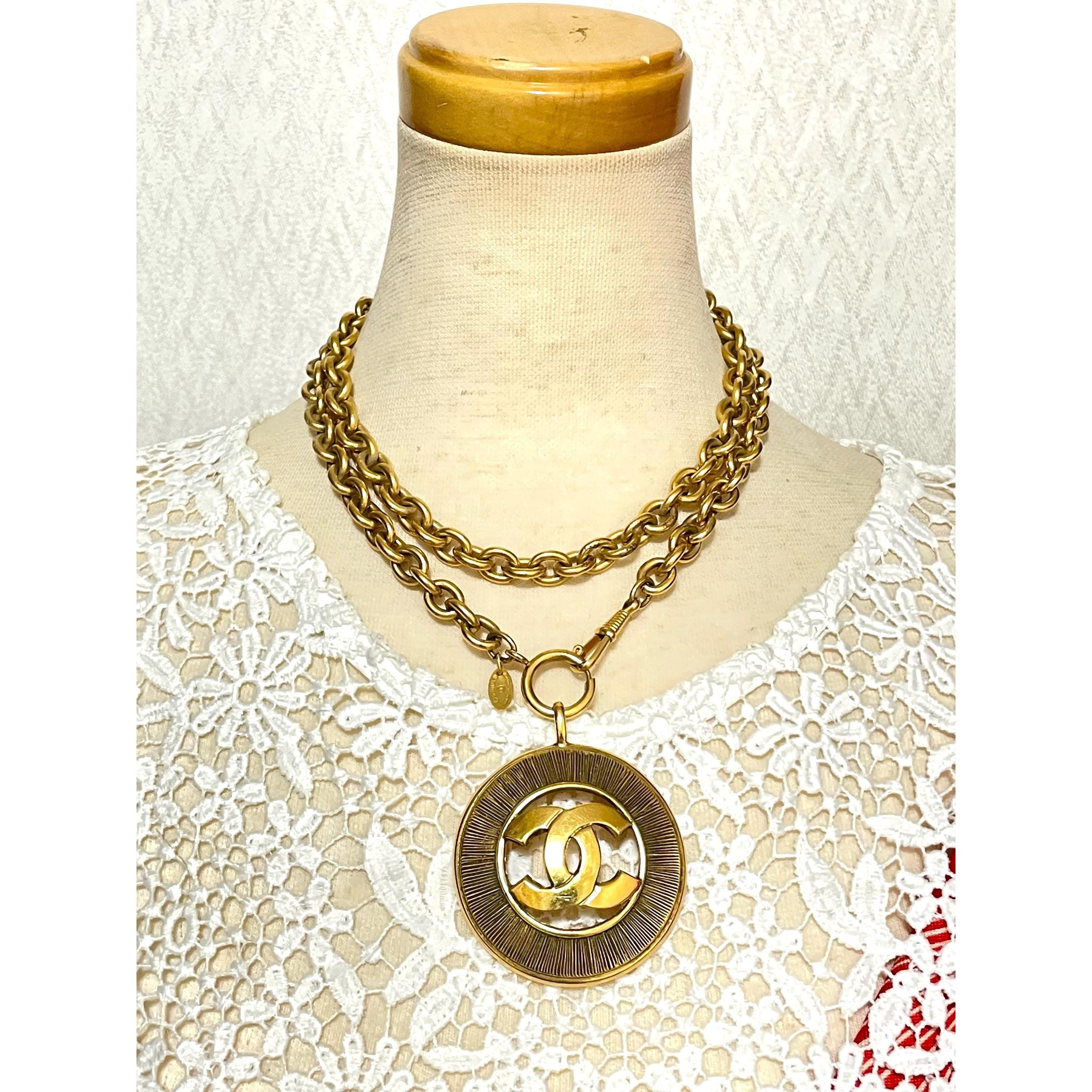 Chanel Vintage CHANEL long necklace with jumbo CC top. Size ONE SIZE - 4 Thumbnail