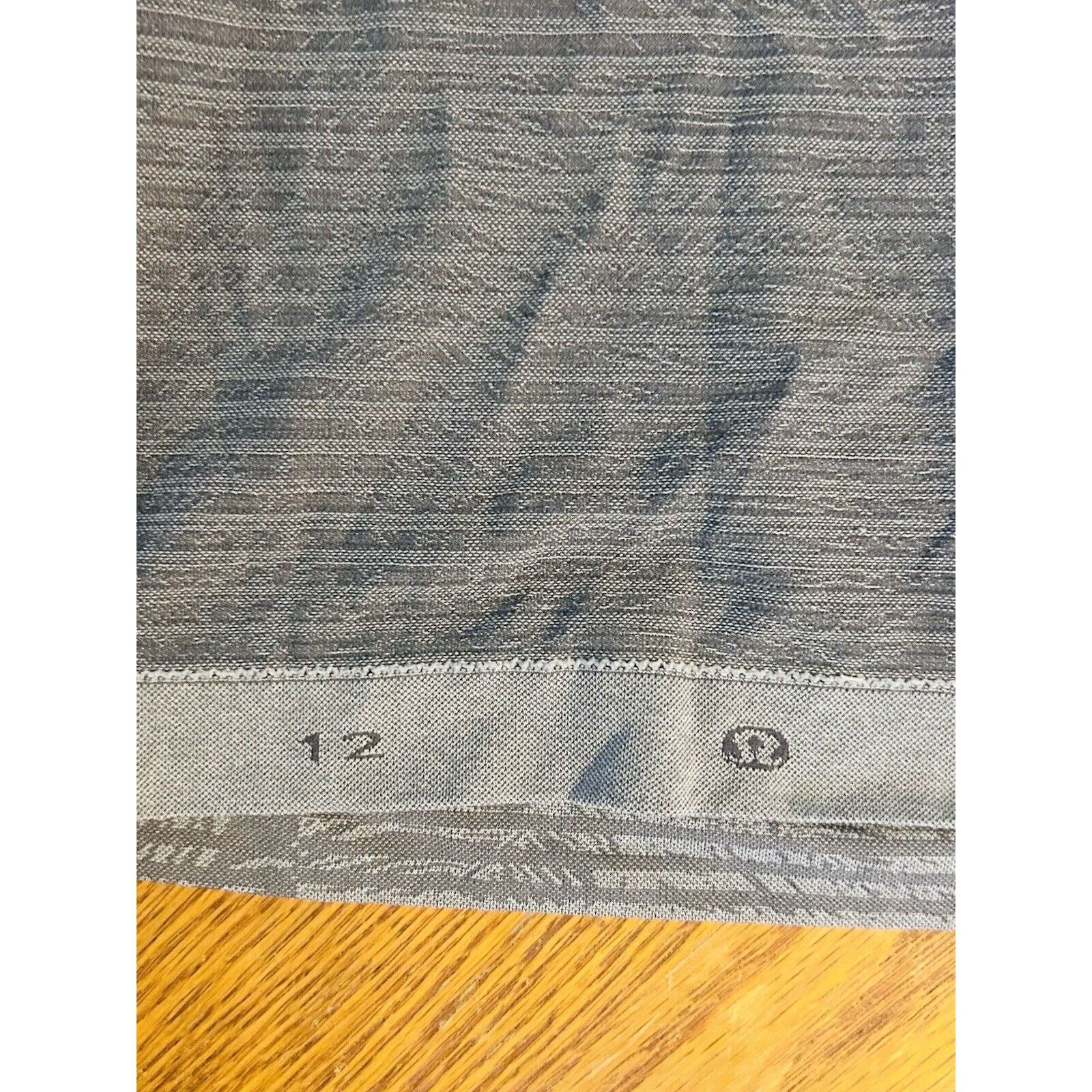 Lululemon Lululemn Shirt Wmn 12 Gry Run Swift Tech Shirt Feathr Pattrn Size XL / US 12-14 / IT 48-50 - 11 Thumbnail