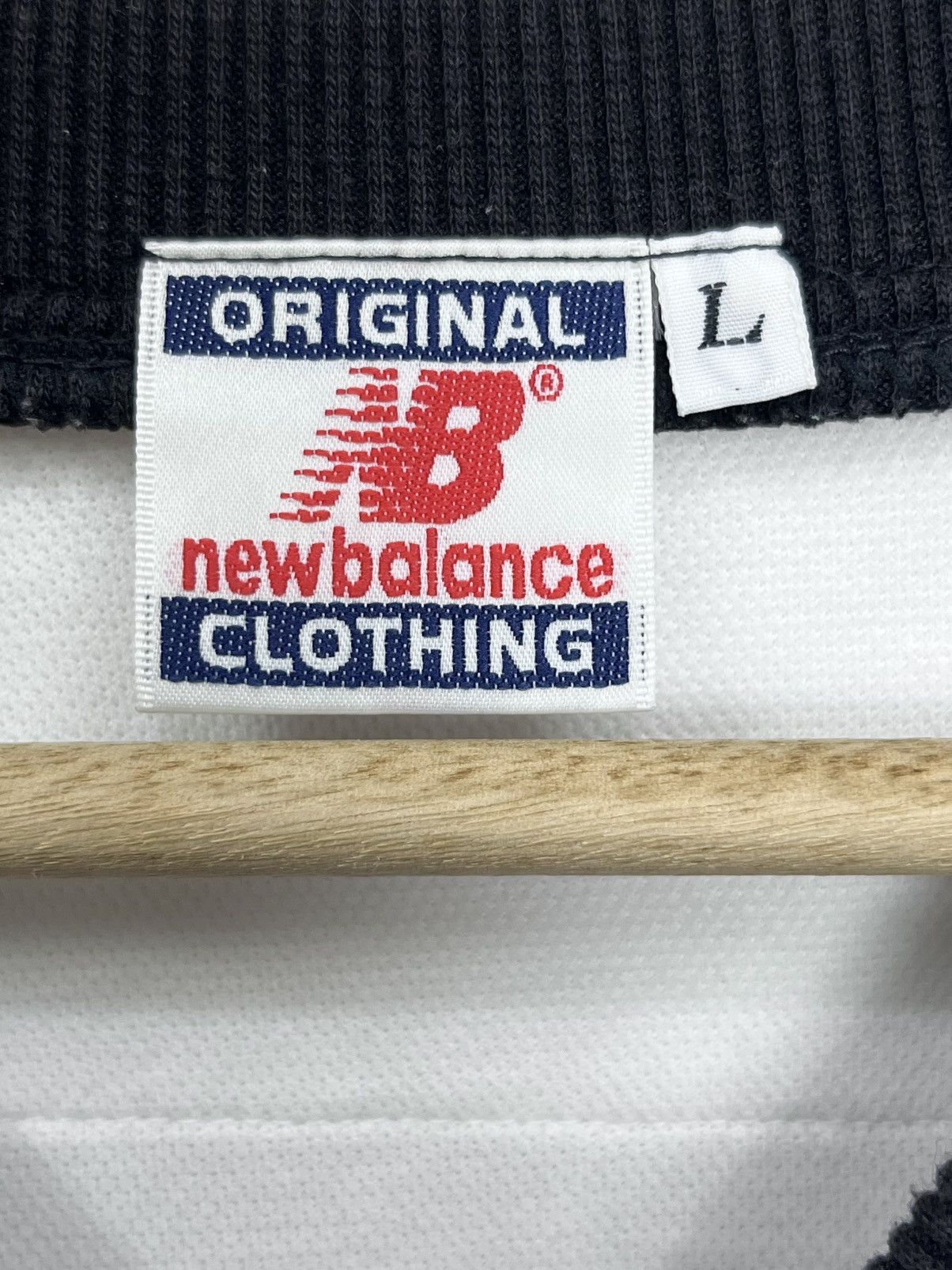 New Balance Vintage NEW BALANCE Big Logo V-neck Split T-Shirt Y2K HipHop Size US M / EU 48-50 / 2 - 4 Thumbnail