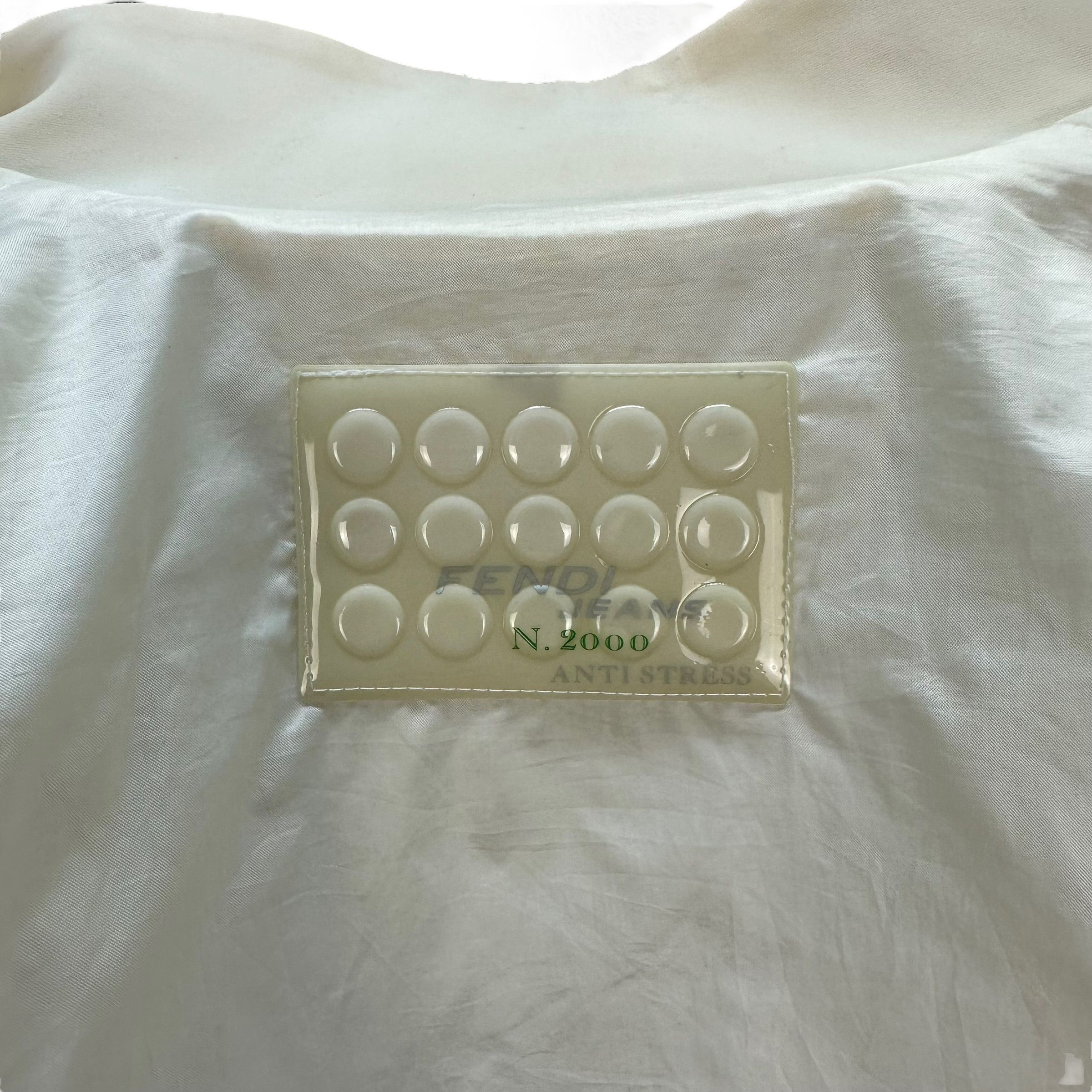 Fendi FENDI JEANS ANTI STRESS MAGNET BUTTON WHITE JACKET #8182-209 Size US S / EU 44-46 / 1 - 11 Thumbnail