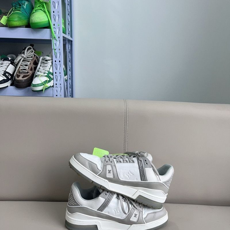 Louis Vuitton Louis Vuitton Classic Trainer Sneakers in Gray White -2508 Size US 9.5 / IT 39.5 - 5 Thumbnail