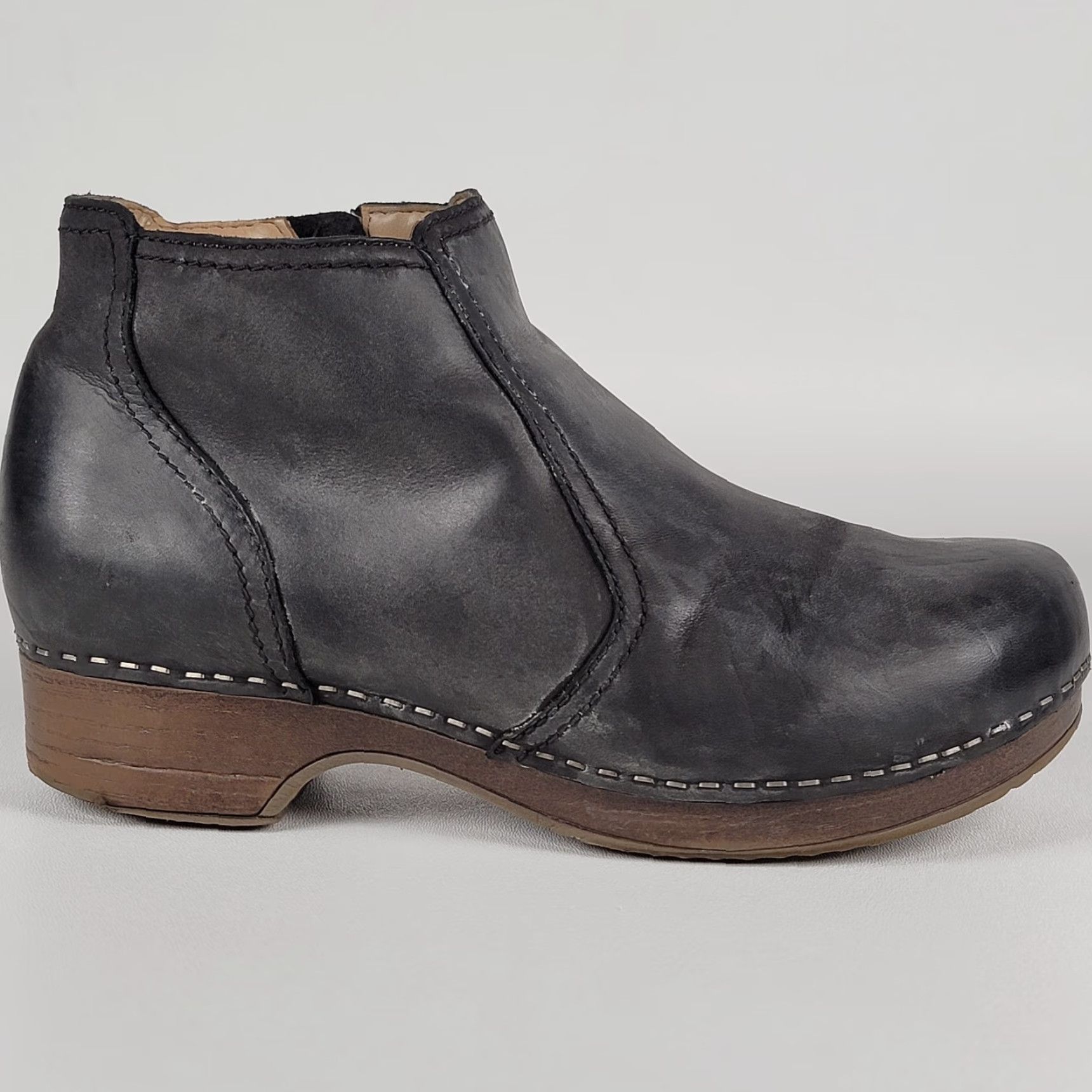Dansko Dansko Bootie Women Black Nubuck Zip-Up Barbara 37 EU 7 US Boots Mid Heel Block Heel Solid Bohemian City Going Out Fall Winter Spring Size US 7 / IT 37 - 4 Thumbnail