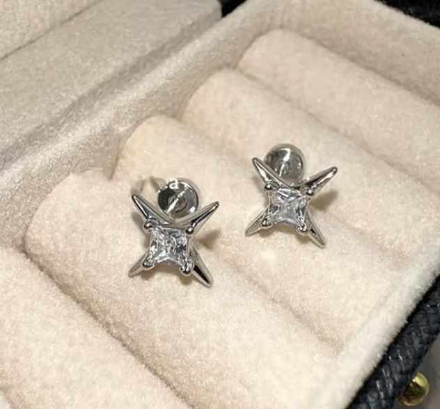 Jewelry CZ Star Stud Earrings for Men Women Size ONE SIZE - 1 Thumbnail