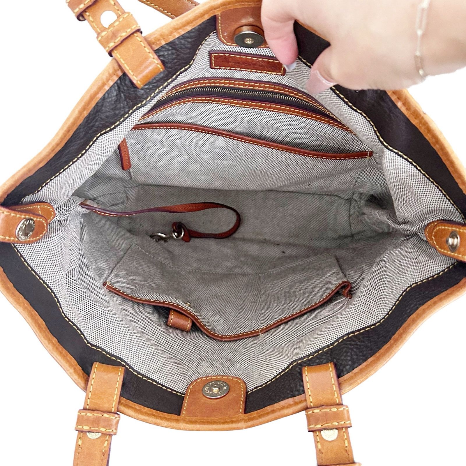 Dooney & Bourke Dooney & Bourke Brown Leather Shoulder Bag Size ONE SIZE - 8 Thumbnail