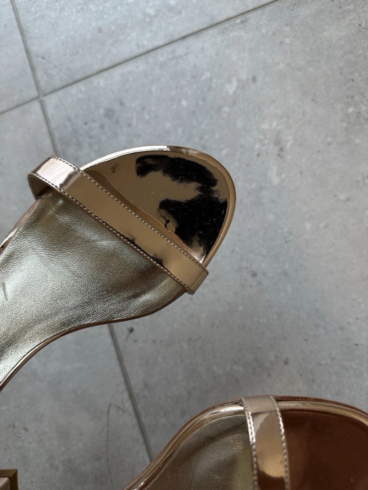 Stuart Weitzman Stuart Weitzman Shoes Womens Gold Heels Sandals Heeled Size US 7.5 / IT 37.5 - 13 Thumbnail