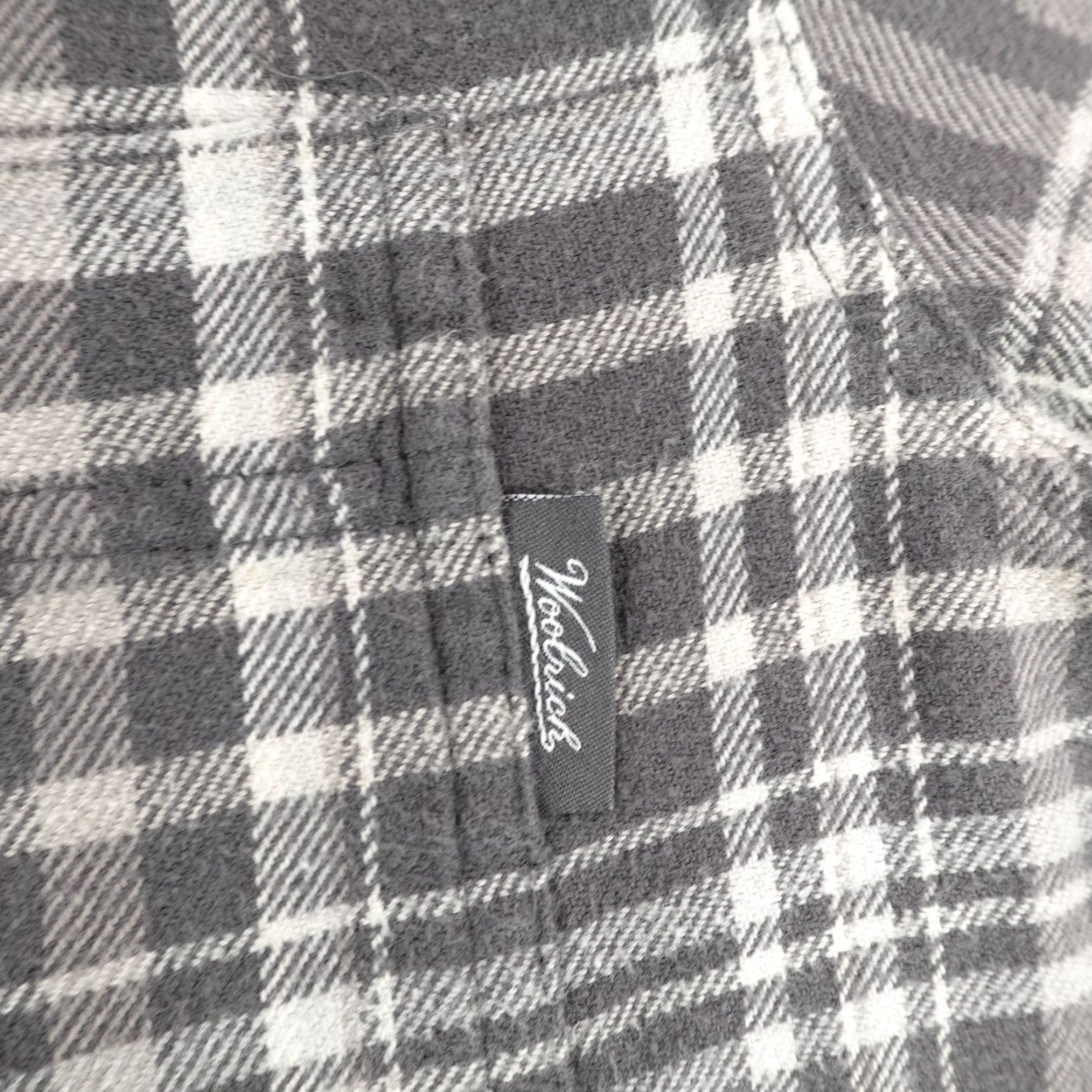 Vintage Woolrich Shirt Mens 2XL Plaid Flannel Button-Up Work Grey White Cotton Woolrich Brand Shirt 2XL Mens 90s Outdoor Pockets Button-Down Size US XXL / EU 58 / 5 - 4 Thumbnail
