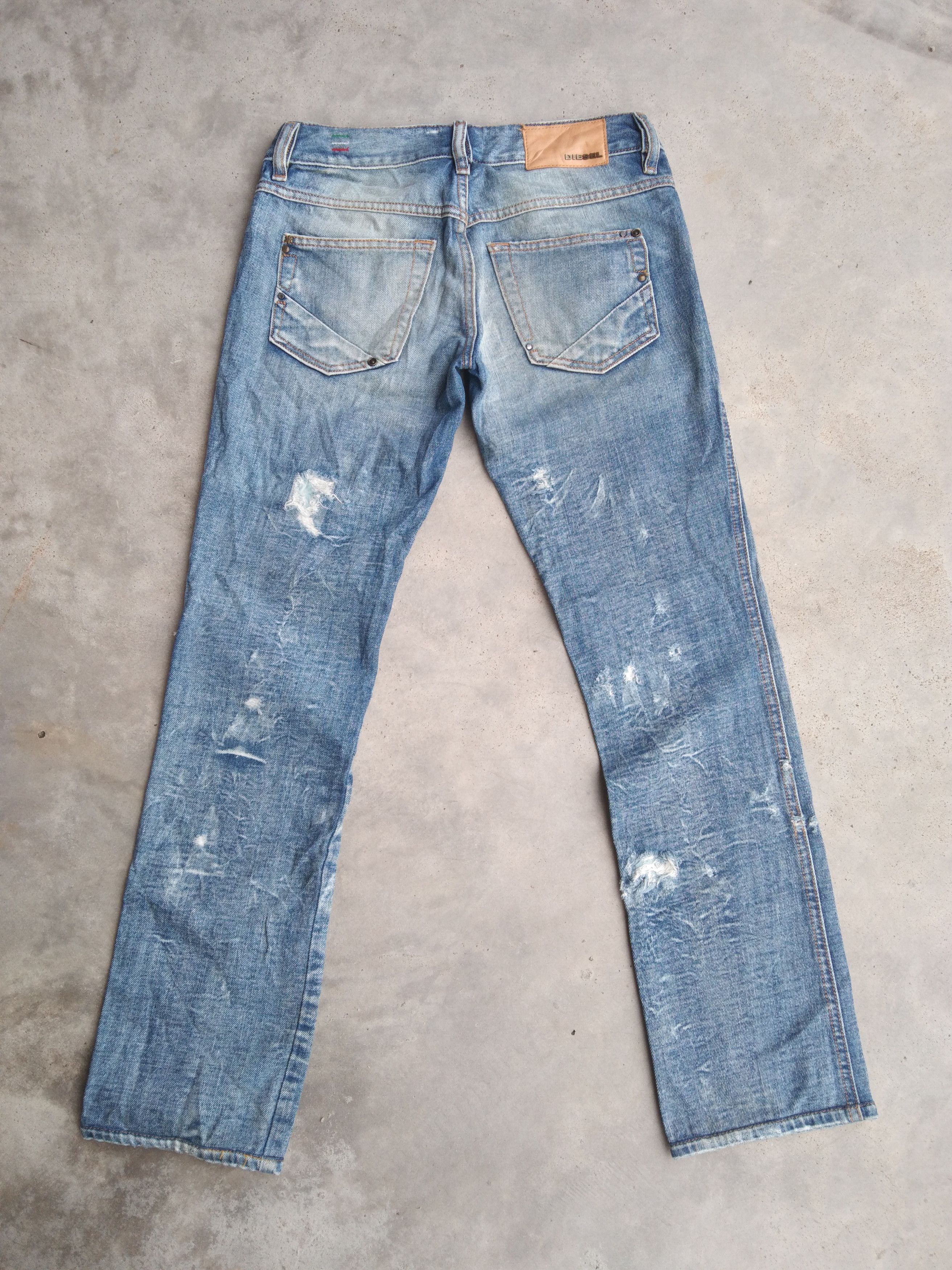 Diesel Vintage Distressed Diesel Jeans Made In Italy 26x30 Size US 26 / EU 42 - 2 Thumbnail