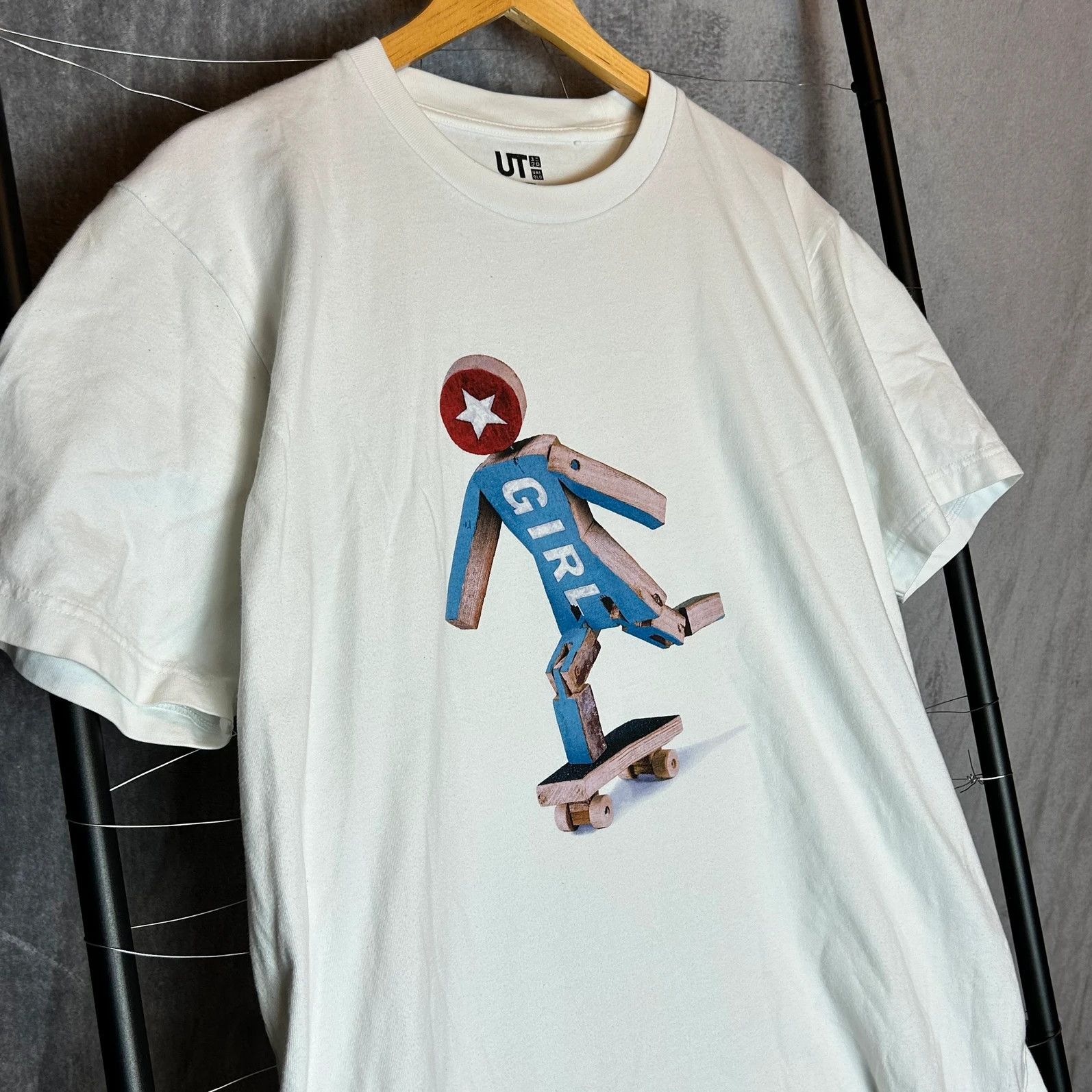 Girl Skateboards × Uniqlo Uniqlo x Girl Skateboards white tee big logo print Size US L / EU 52-54 / 3 - 4 Thumbnail