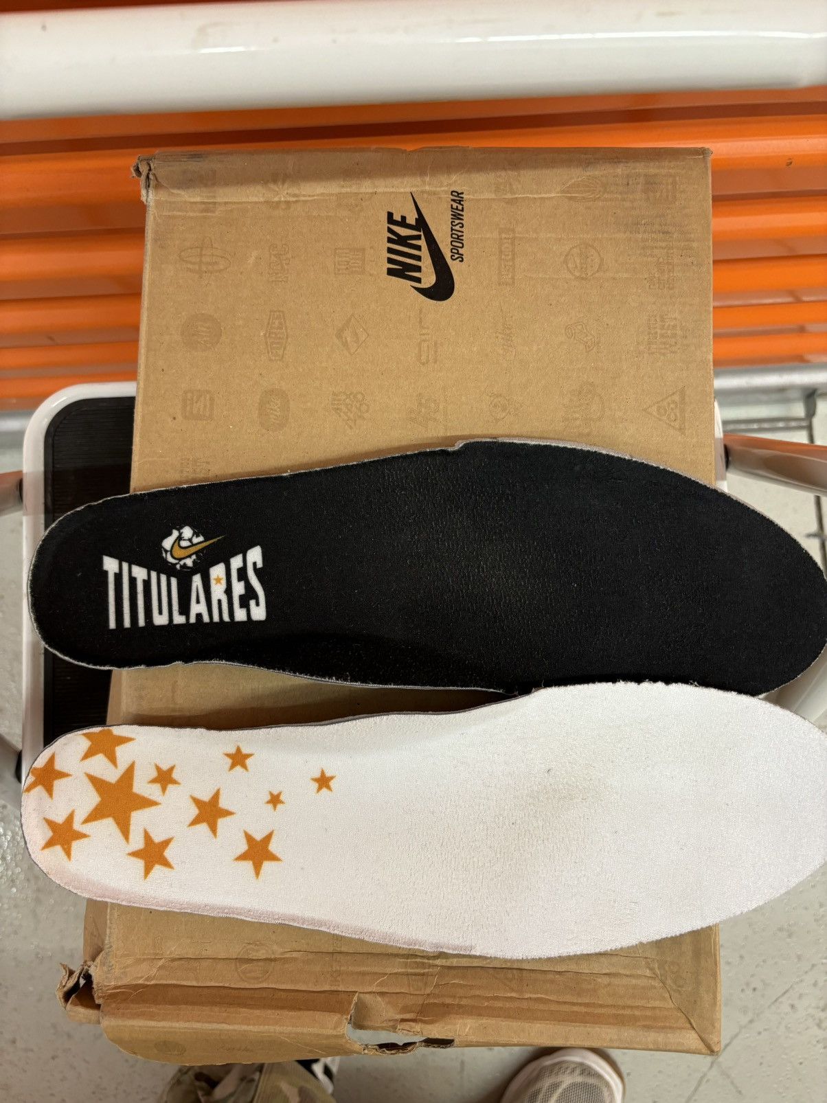 Nike × Vintage ***FINAL DROP***RARE 2008 NIKE AIR FLIGHT 89 QS TITULARES 13 Size US 13 / EU 46 - 23 Thumbnail