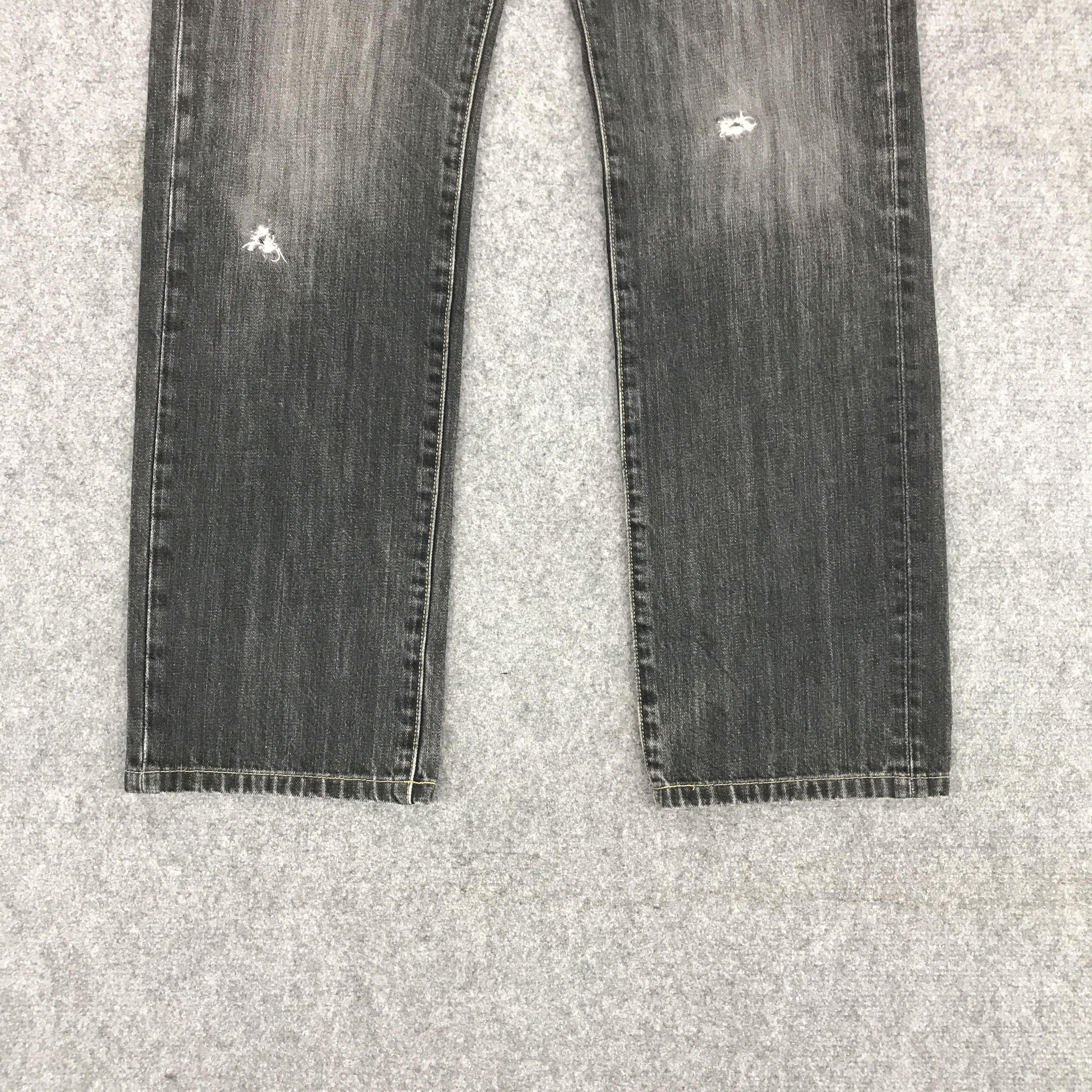 Japanese Brand × Jun Takahashi JAPANESE BLACK FADED UNIQLO DISTRESSED DENIM JEANS Size US 29 - 4 Thumbnail