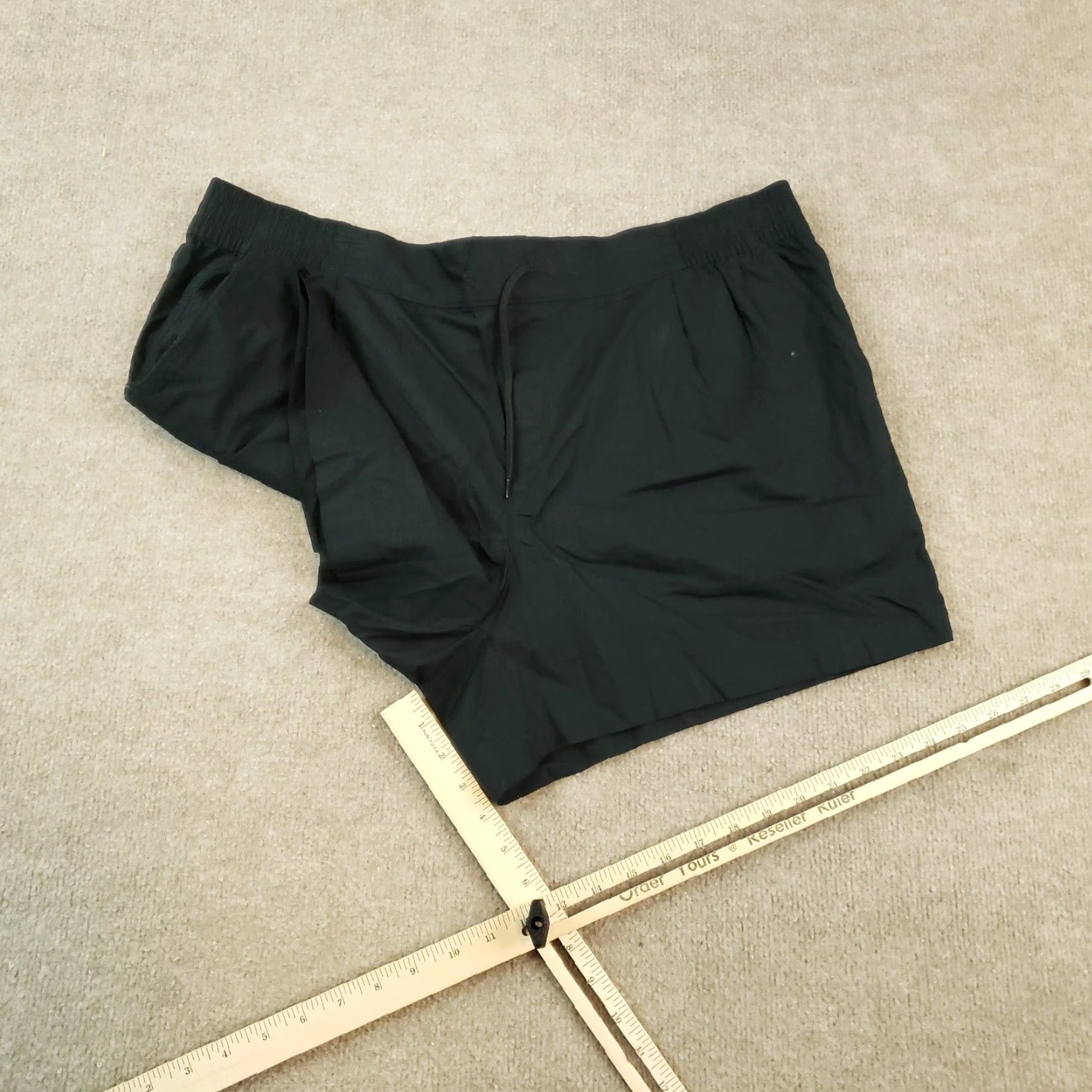 Vintage Columbia Shorts Mens XL Black Elastic Waist Drawstring Running Outdoors Shirt Size US 40 / EU 56 - 2 Thumbnail