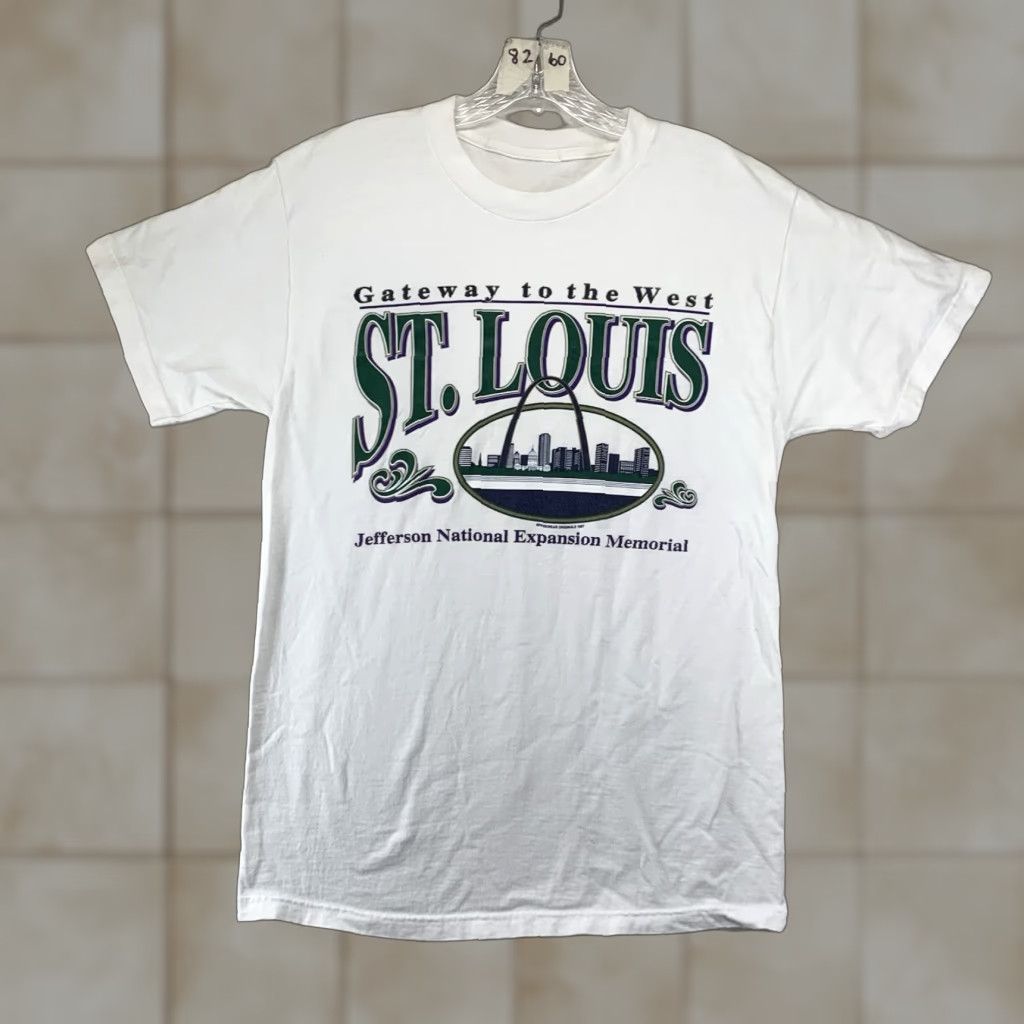 Delta VINTAGE 90s Delta St. Louis Shirt Oversized S Graphic Logo Jefferson Memorial Gateway Arch Mens Size US S / EU 44-46 / 1 - 1 Thumbnail