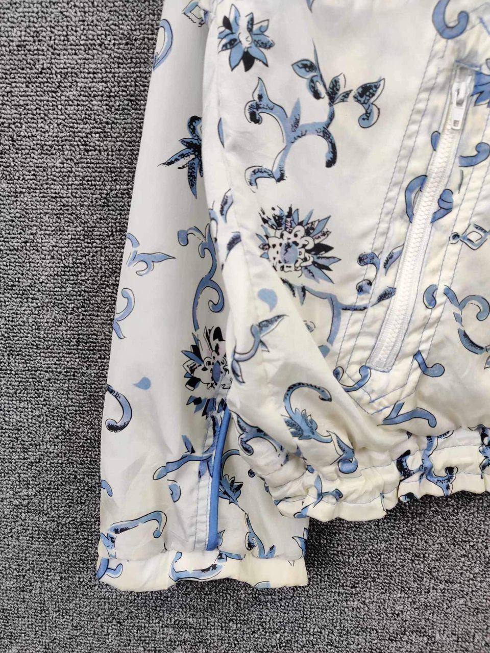 Adidas Vintage 90s Adidas Trefoil Floral Art Windbreaker Jacket Size US M / EU 48-50 / 2 - 4 Thumbnail