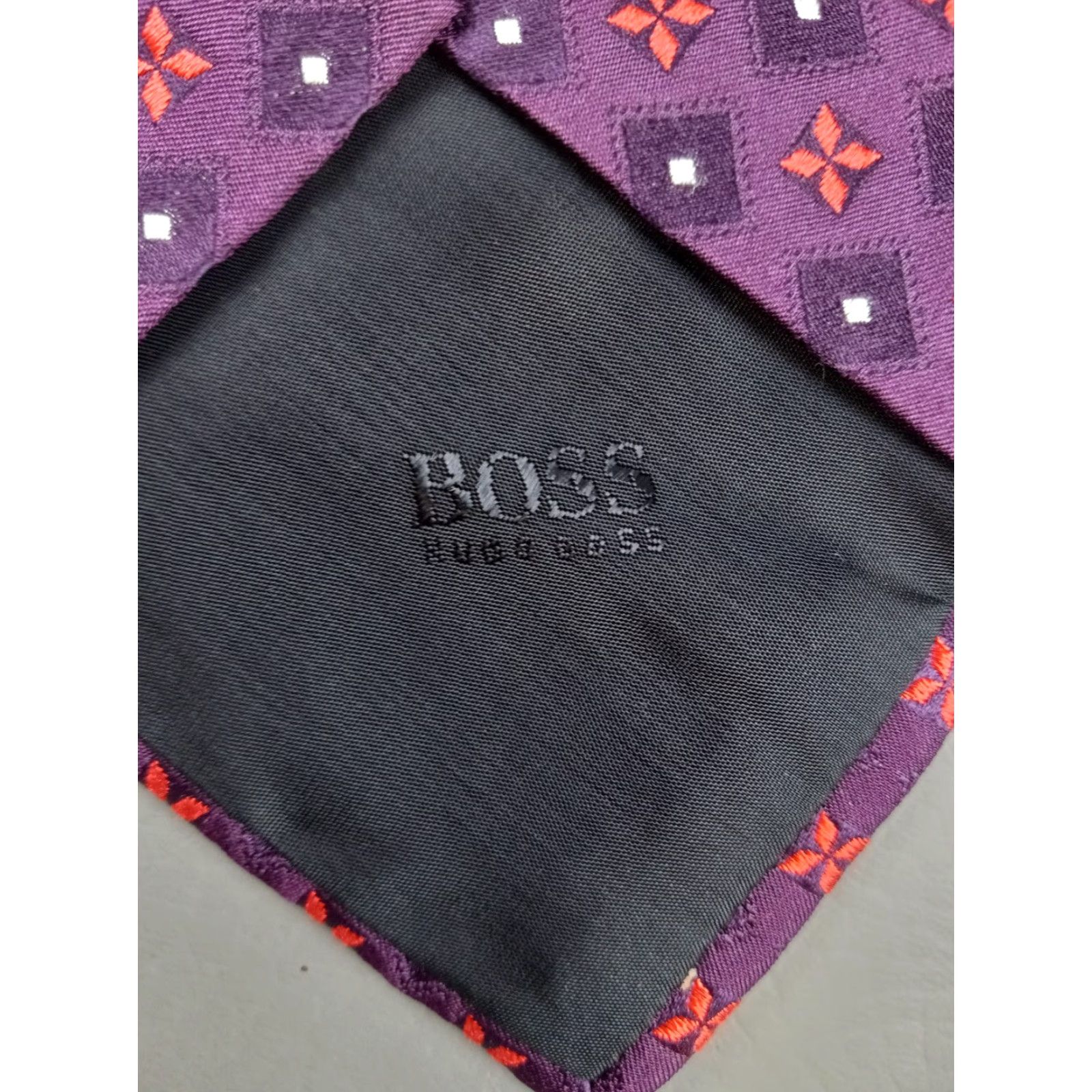 Hugo Boss HUGO BOSS Italy Men's 100% Silk Necktie Purple Red Stars Good Condition Size ONE SIZE - 4 Thumbnail