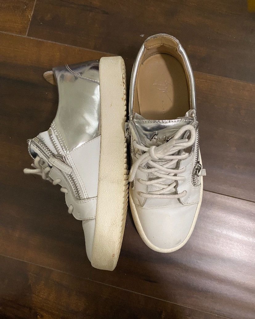Giuseppe Zanotti White/Silver low top sneakers Size US 9 / IT 39 - 2 Thumbnail
