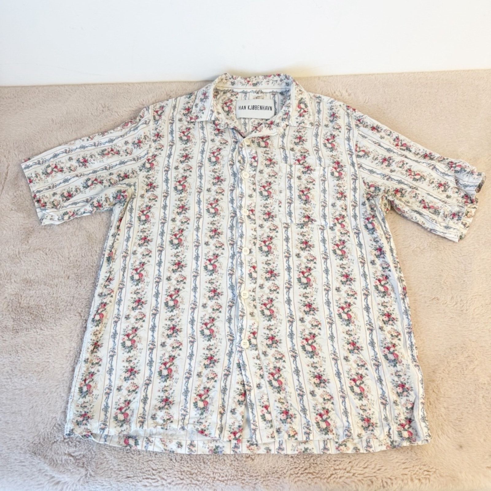 Han Kjobenhavn HAN KJOBENHAVN Boxy Floral Button Down Shirt Size Small Size US S / EU 44-46 / 1 - 3 Thumbnail
