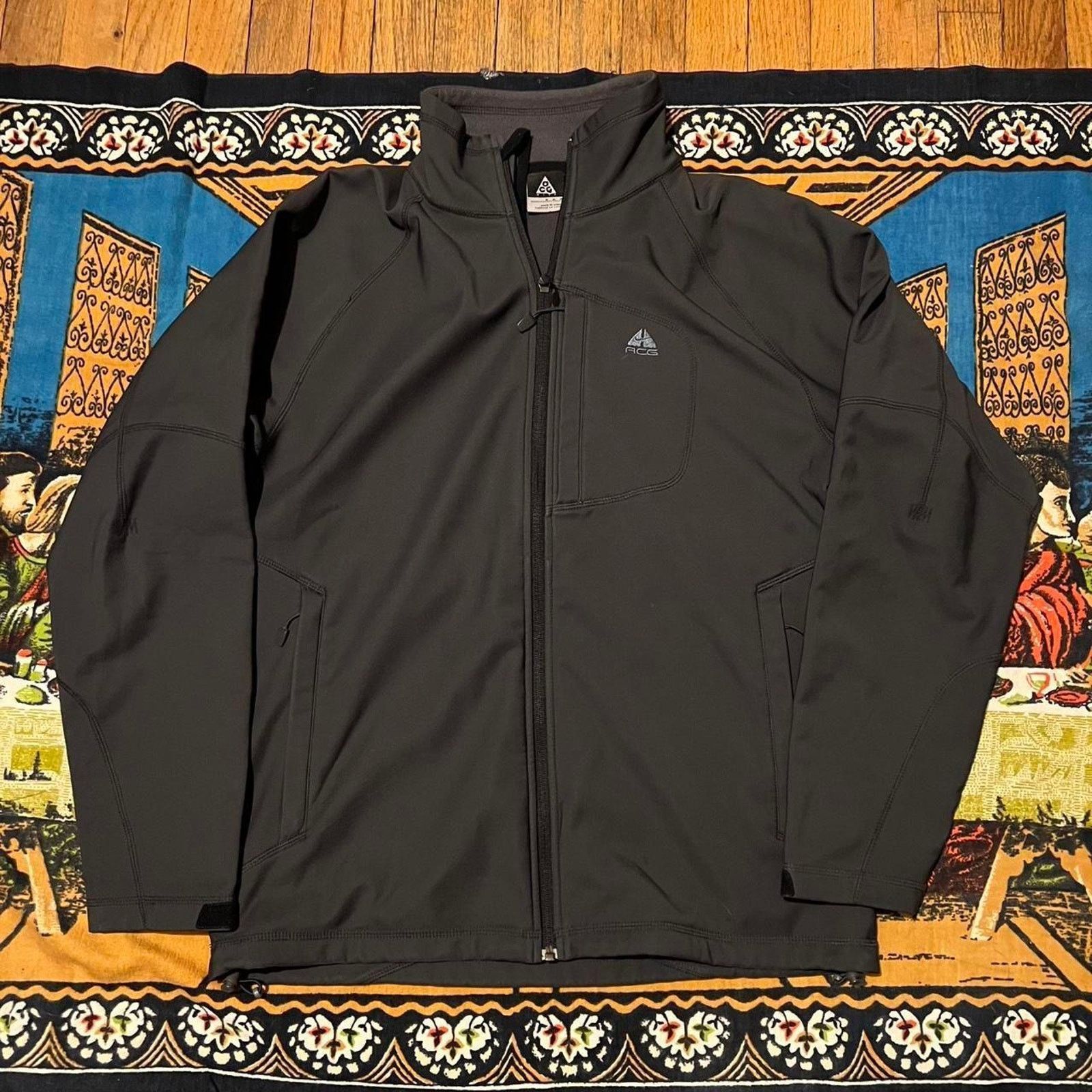 Nike ACG Nike ACG dark gray black soft shell jacket size medium gorp Size US M / EU 48-50 / 2 - 1 Thumbnail