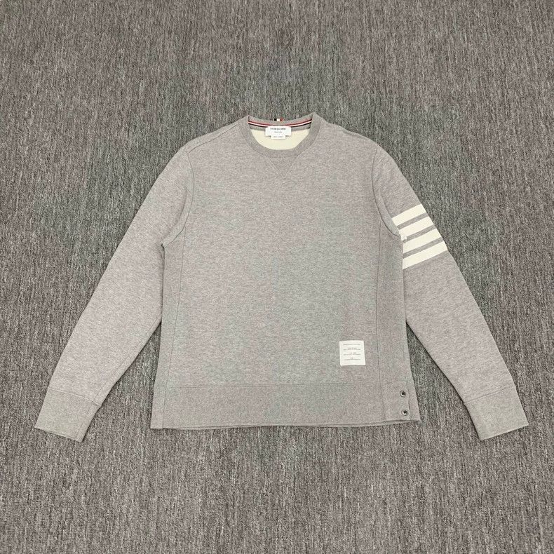 Thom Browne THOM BROWNE Gray Four-Stripe Sweatshirt - dmc Size US XXL / EU 58 / 5 - 1 Thumbnail