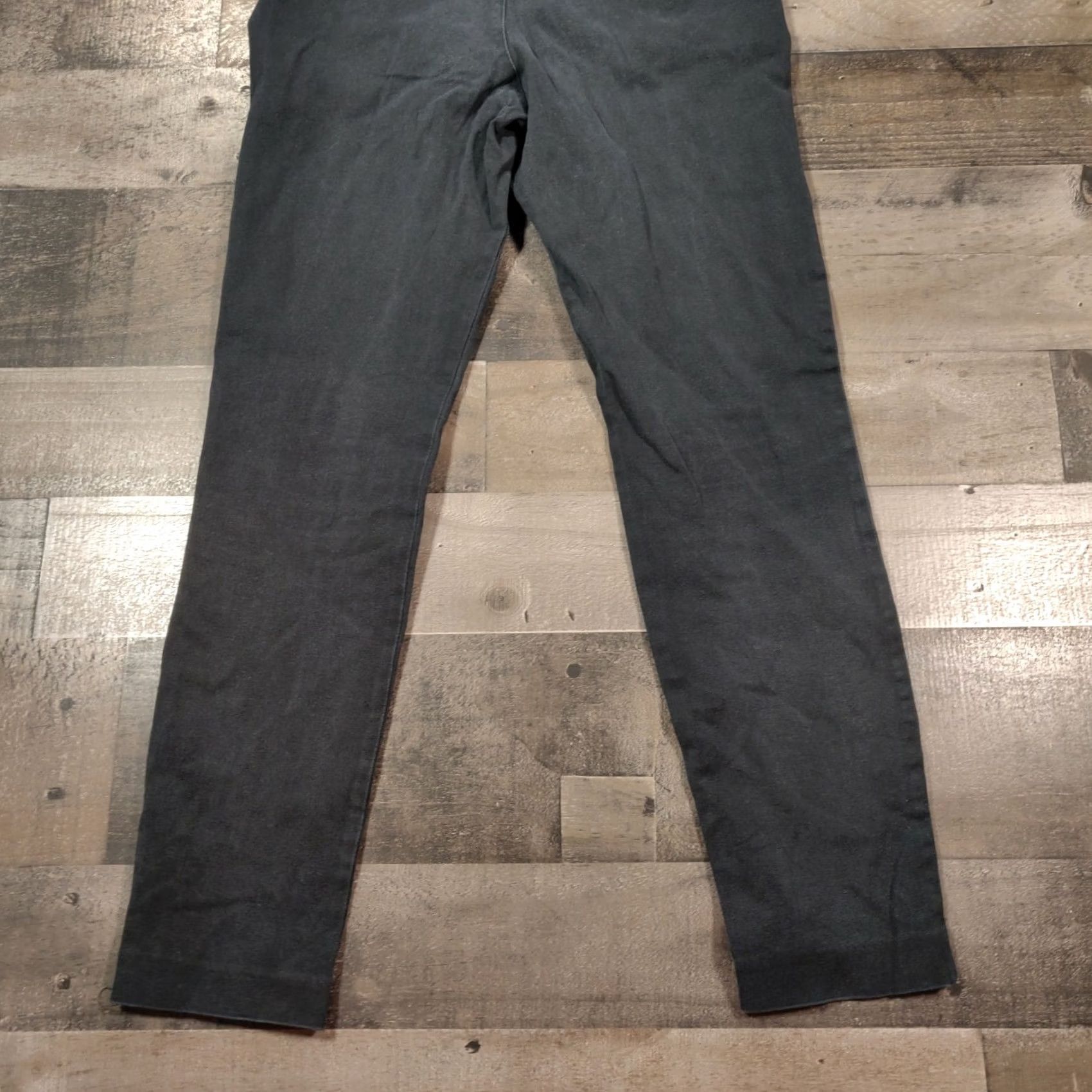 Old Navy Old Navy Pants Womens 0 Black Pixie Crop Skinny Low Rise Flat Front Zip Closure Size 25" / US 0 / IT 36 - 7 Thumbnail