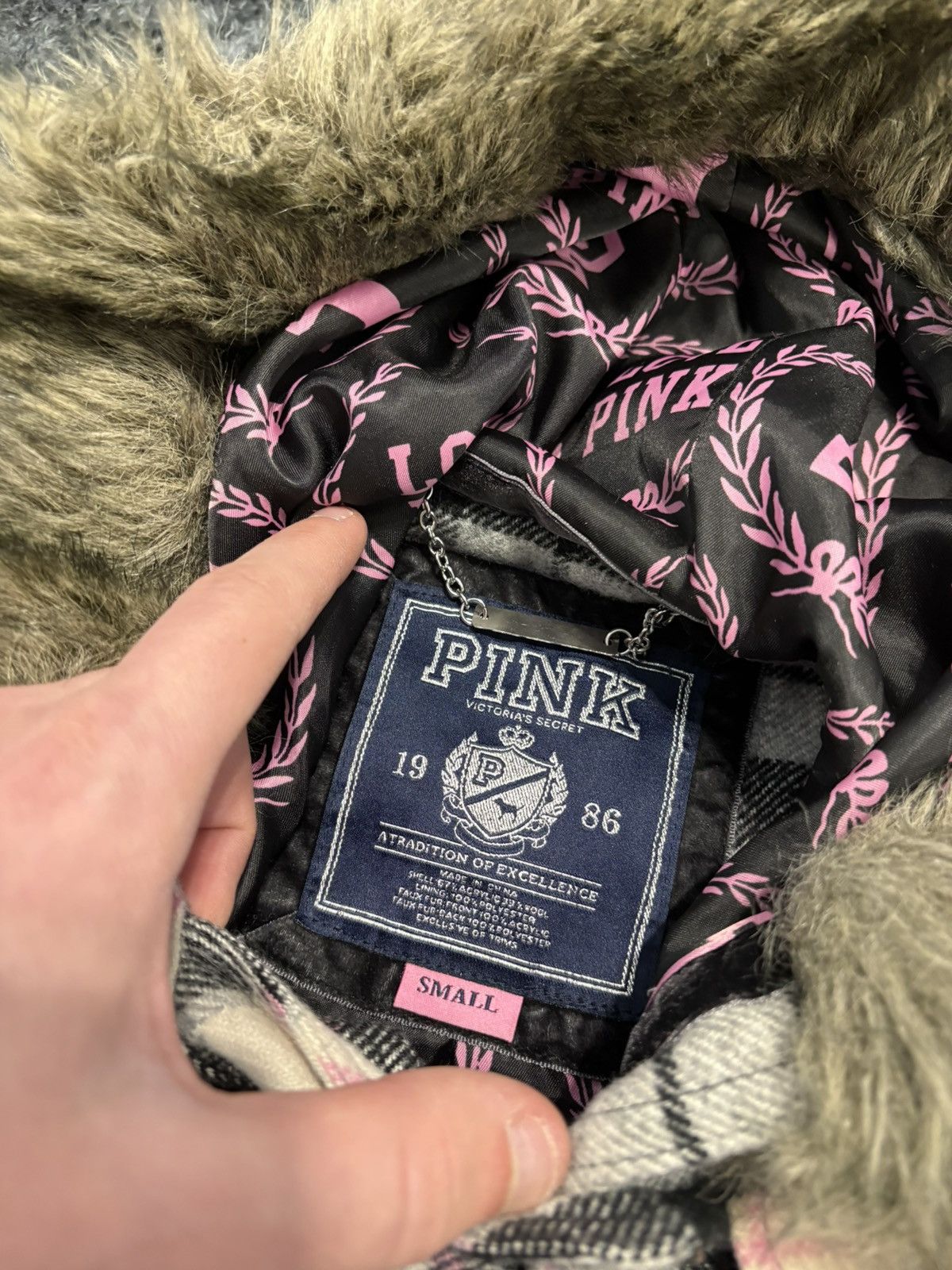 Victoria's Secret Cute Vintage Victoria Secret PINK Fur Y2K Napoleon Jacket Size M / US 6-8 / IT 42-44 - 6 Thumbnail
