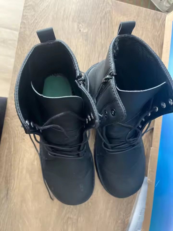 Japanese Brand Casual PU Leather Boot Size US 8 / EU 41 - 5 Thumbnail