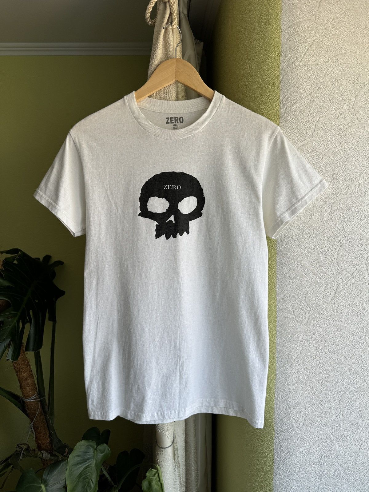 Zero Skateboards Zero Skateboards Skull Logo T-Shirt Sk8 Size US S / EU 44-46 / 1 - 1 Thumbnail